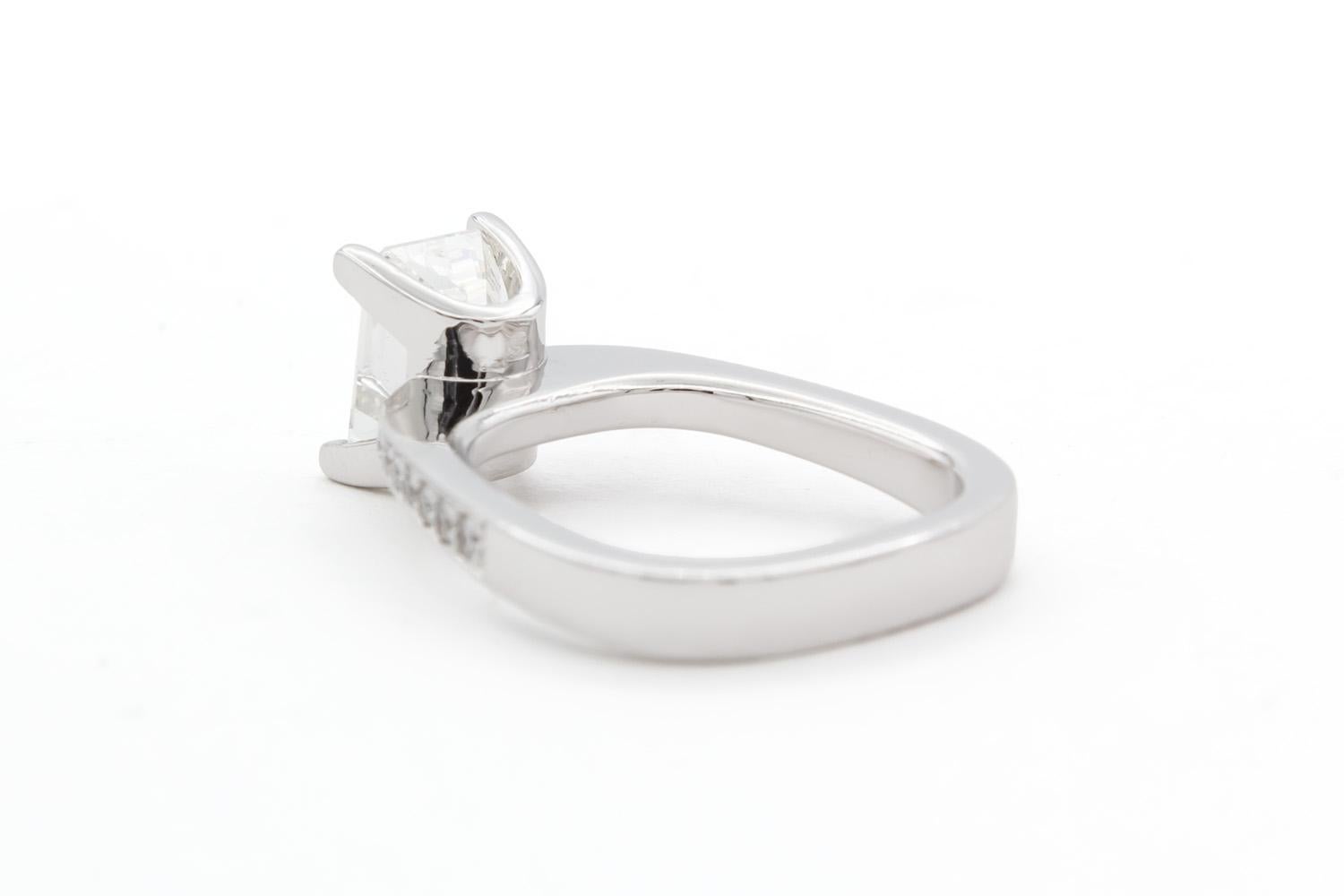 Stuart Moore GIA Certified Platinum & Emerald Cut Diamond Engagement Ring Set For Sale 3