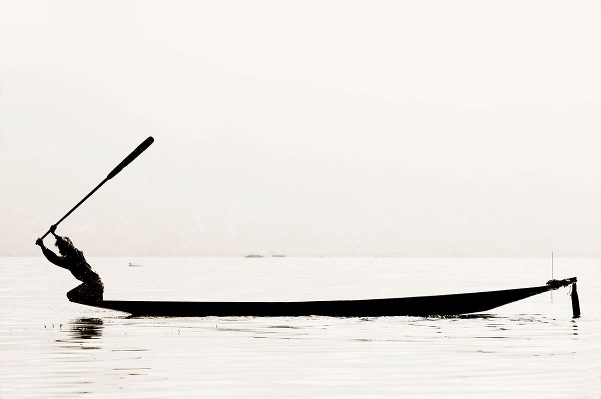 Pêcheur par Stuart Redler. Photographie en noir et blanc. Pêche