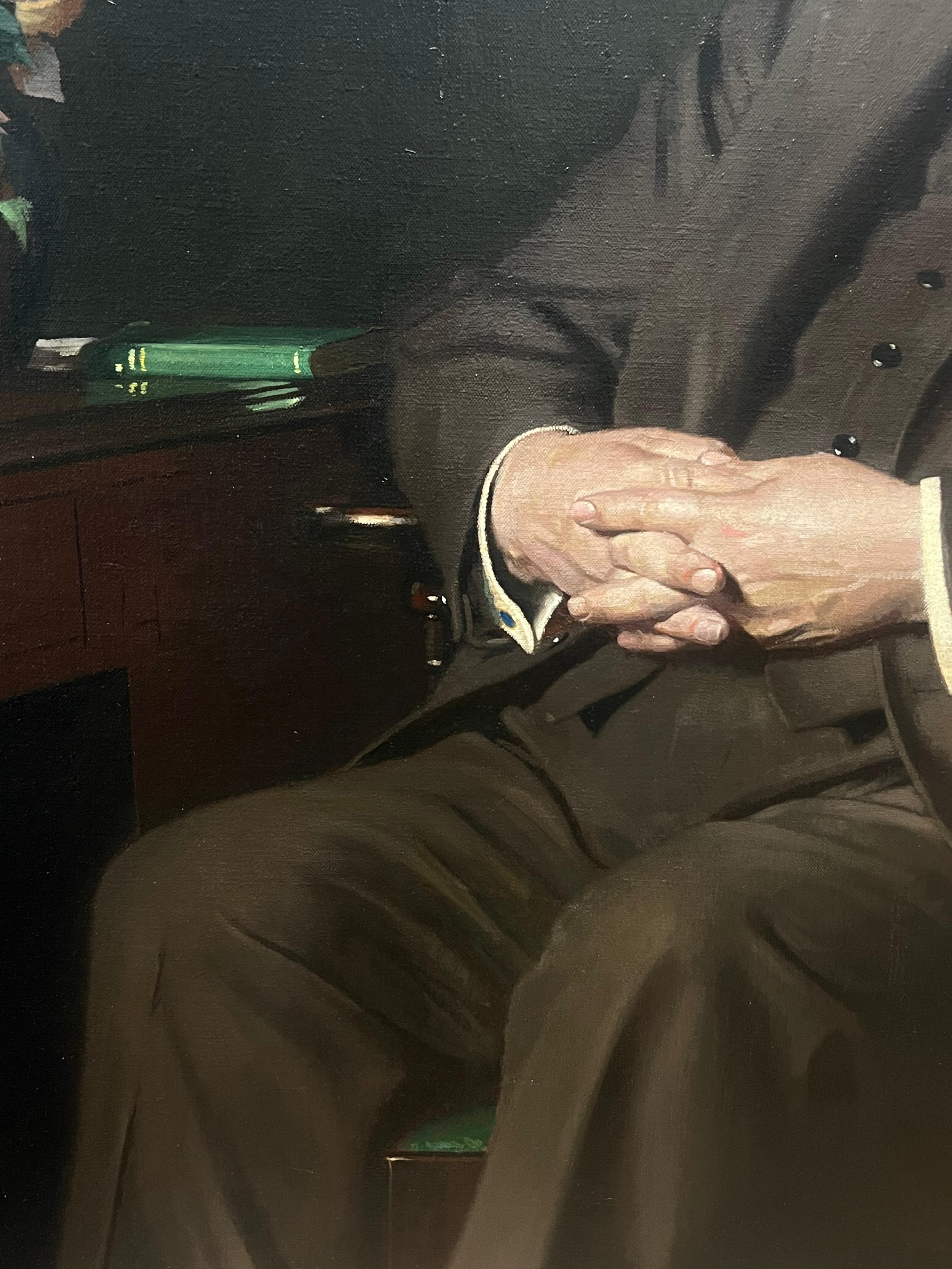 Grand portrait britannique du milieu du 20e siècle représentant un banquier, signé en vente 2
