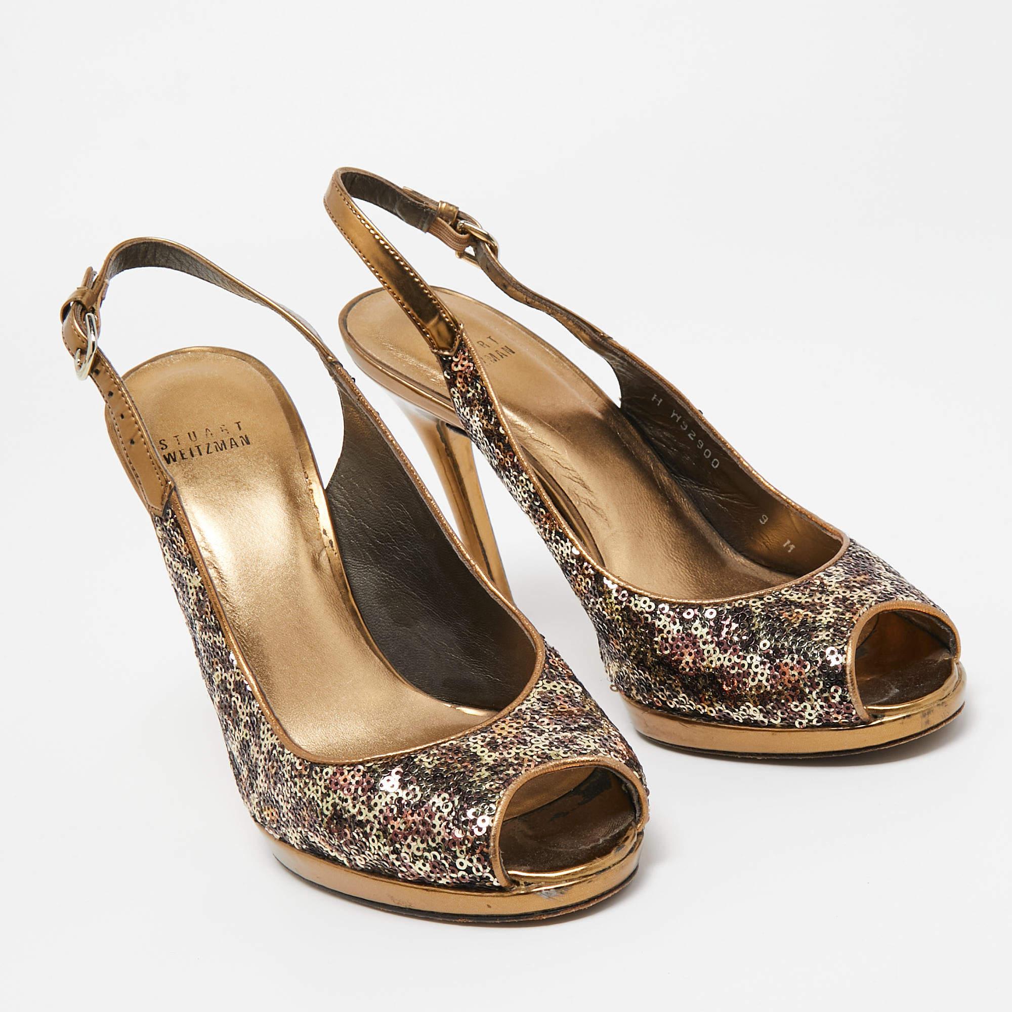 Stuart Weitzman - Sandali con piattaforma di paillettes con stampa animale - misura 39,5 In condizioni buone in vendita a Dubai, Al Qouz 2