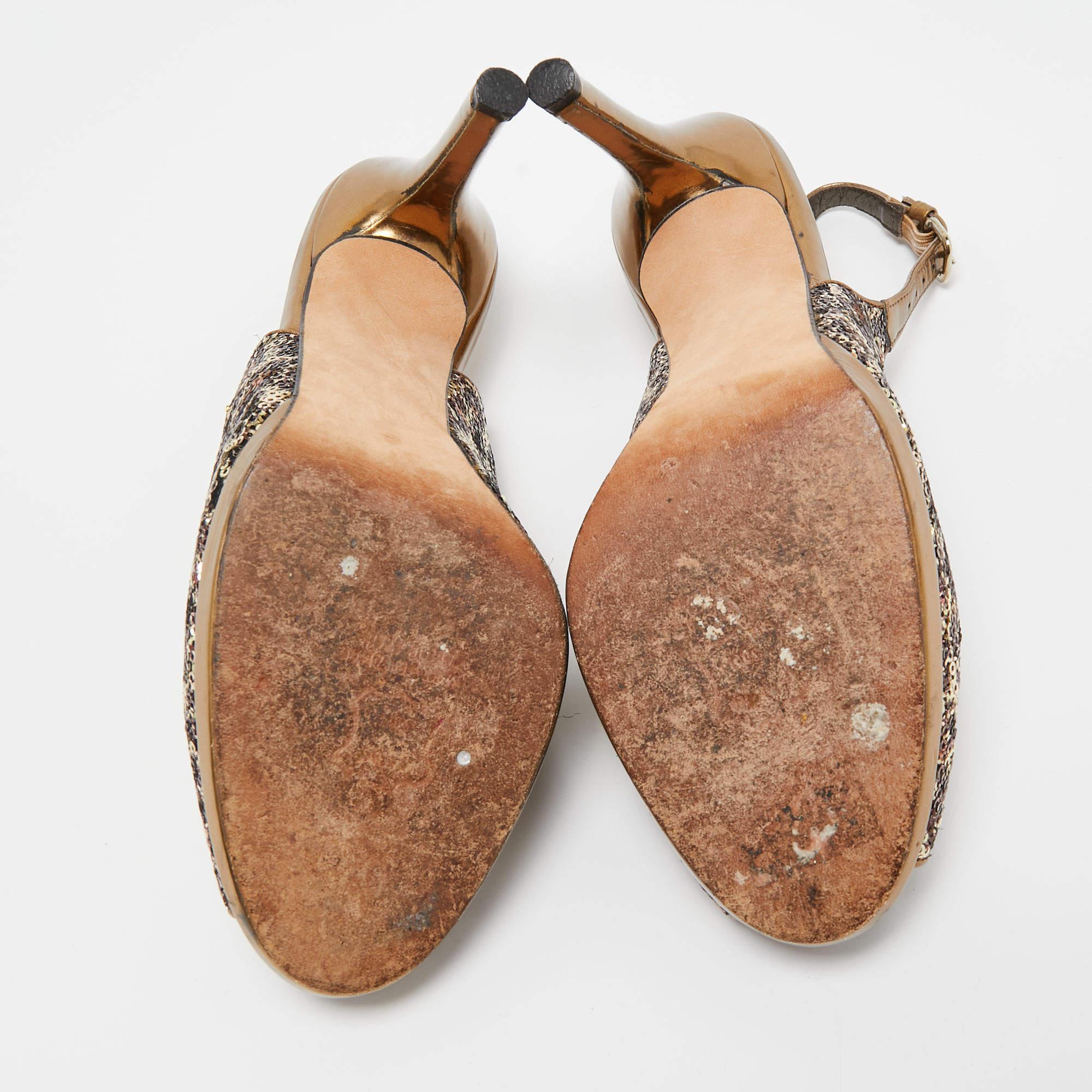 Stuart Weitzman - Sandali con piattaforma di paillettes con stampa animale - misura 39,5 in vendita 1