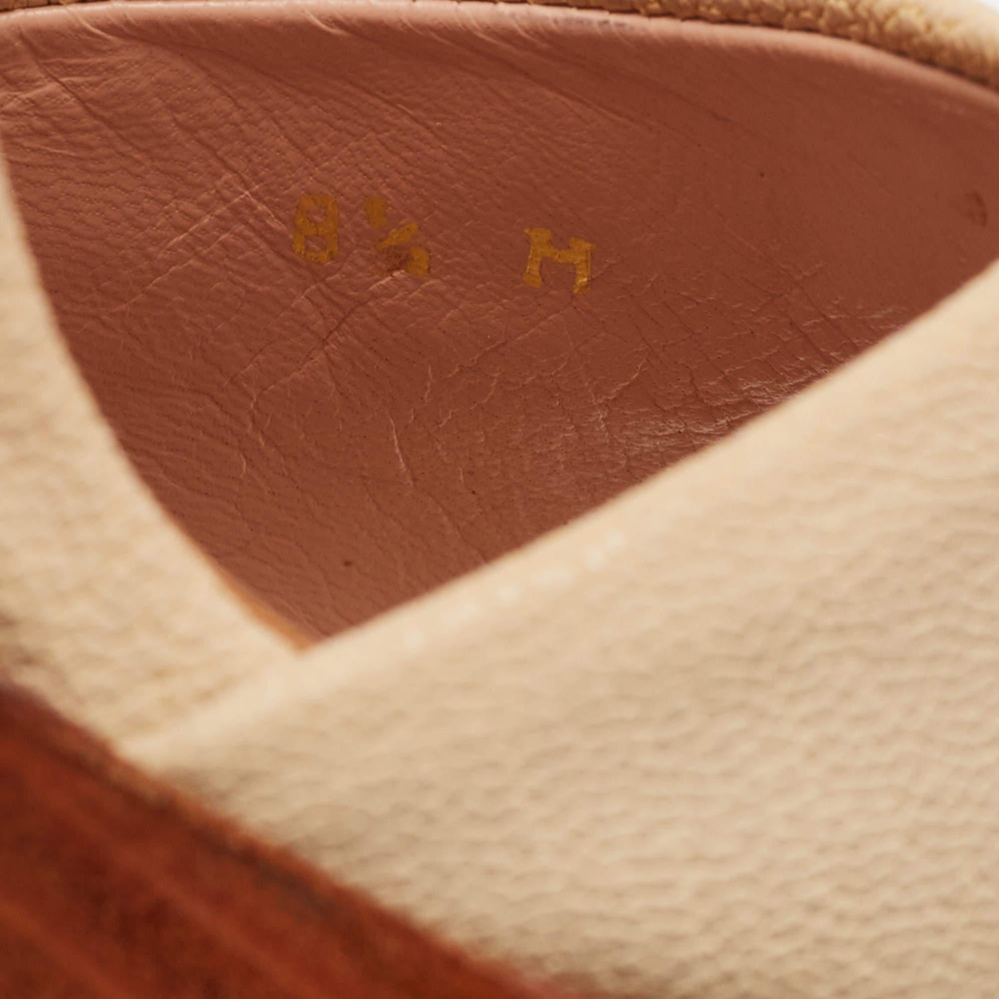 Stuart Weitzman - Sandales à plateforme en cuir beige avec bride à la cheville, taille 39 2