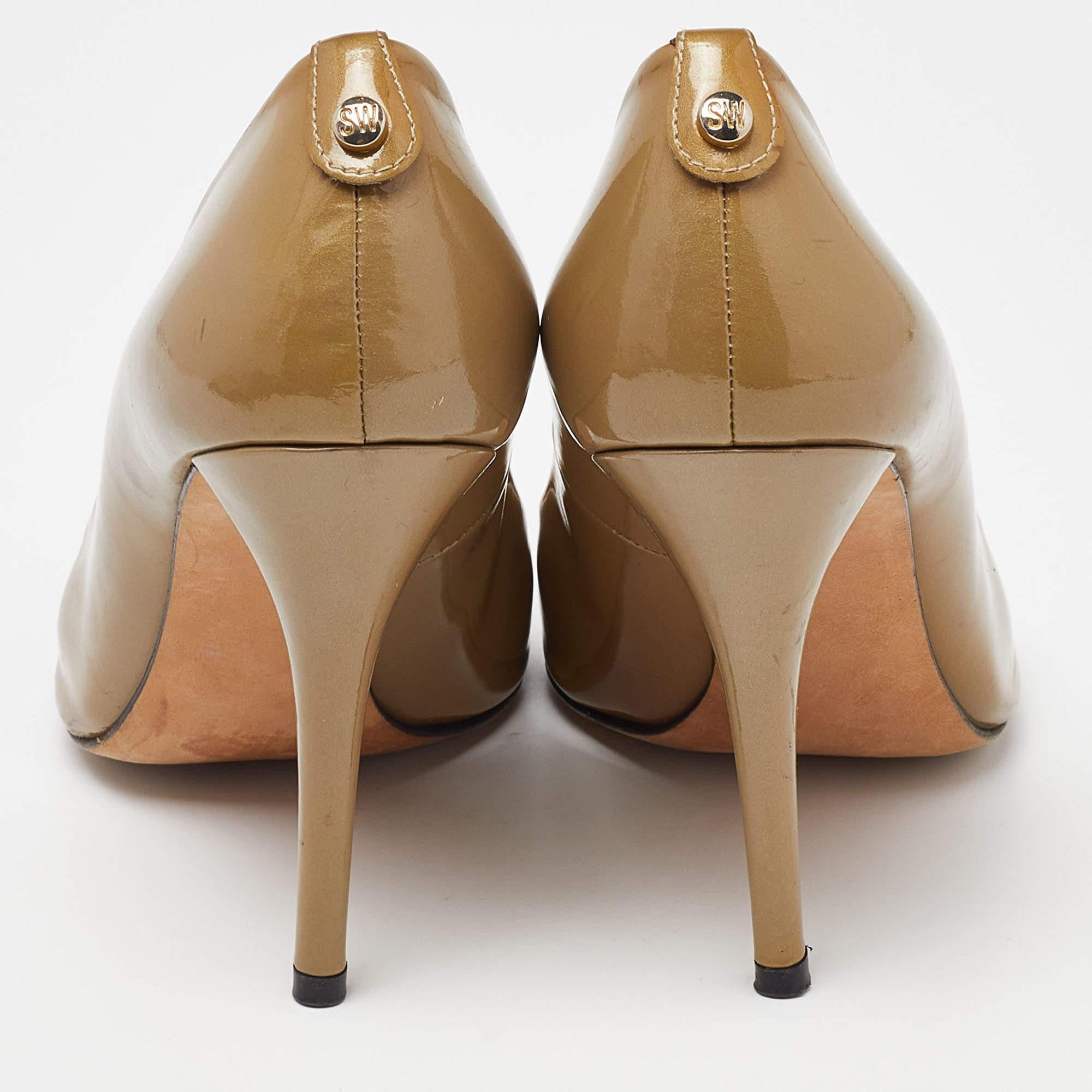 De las mujeres Stuart Weitzman Bombas con punta de charol beige Talla 41 en venta