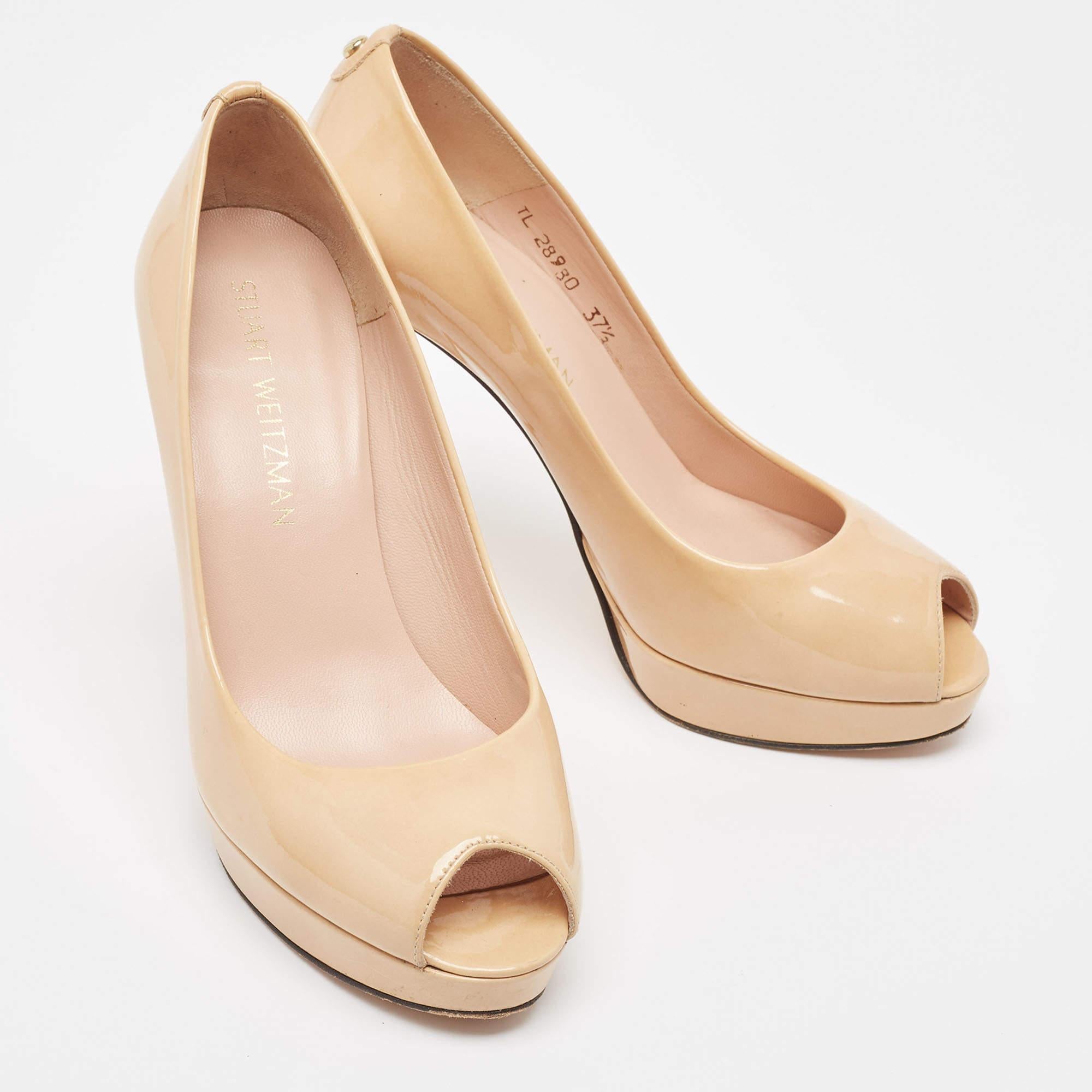 Stuart Weitzman escarpins à bout ouvert beige, taille 37,5 Bon état - En vente à Dubai, Al Qouz 2