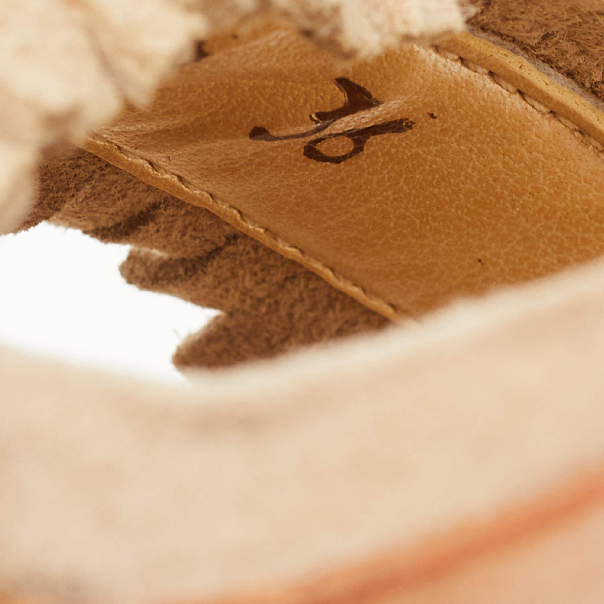 Stuart Weitzman Sandalias tobilleras con flecos de ante beige talla 36 en venta 2