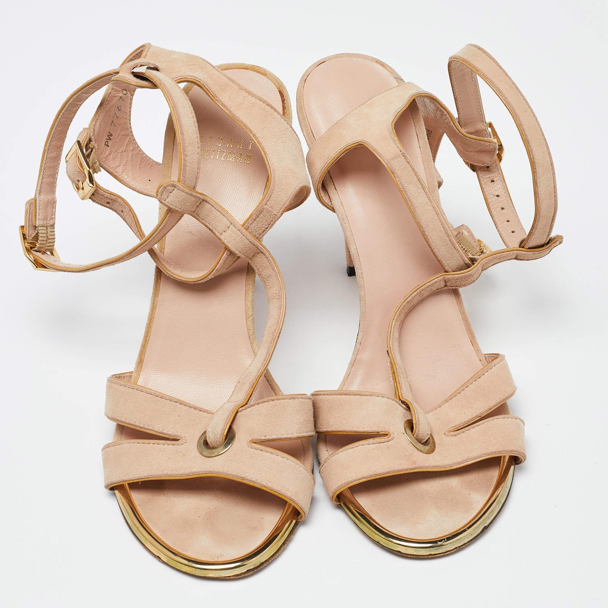 Beige Stuart Weitzman - Sandales à bout ouvert en daim beige avec bride en T, taille 39,5 en vente
