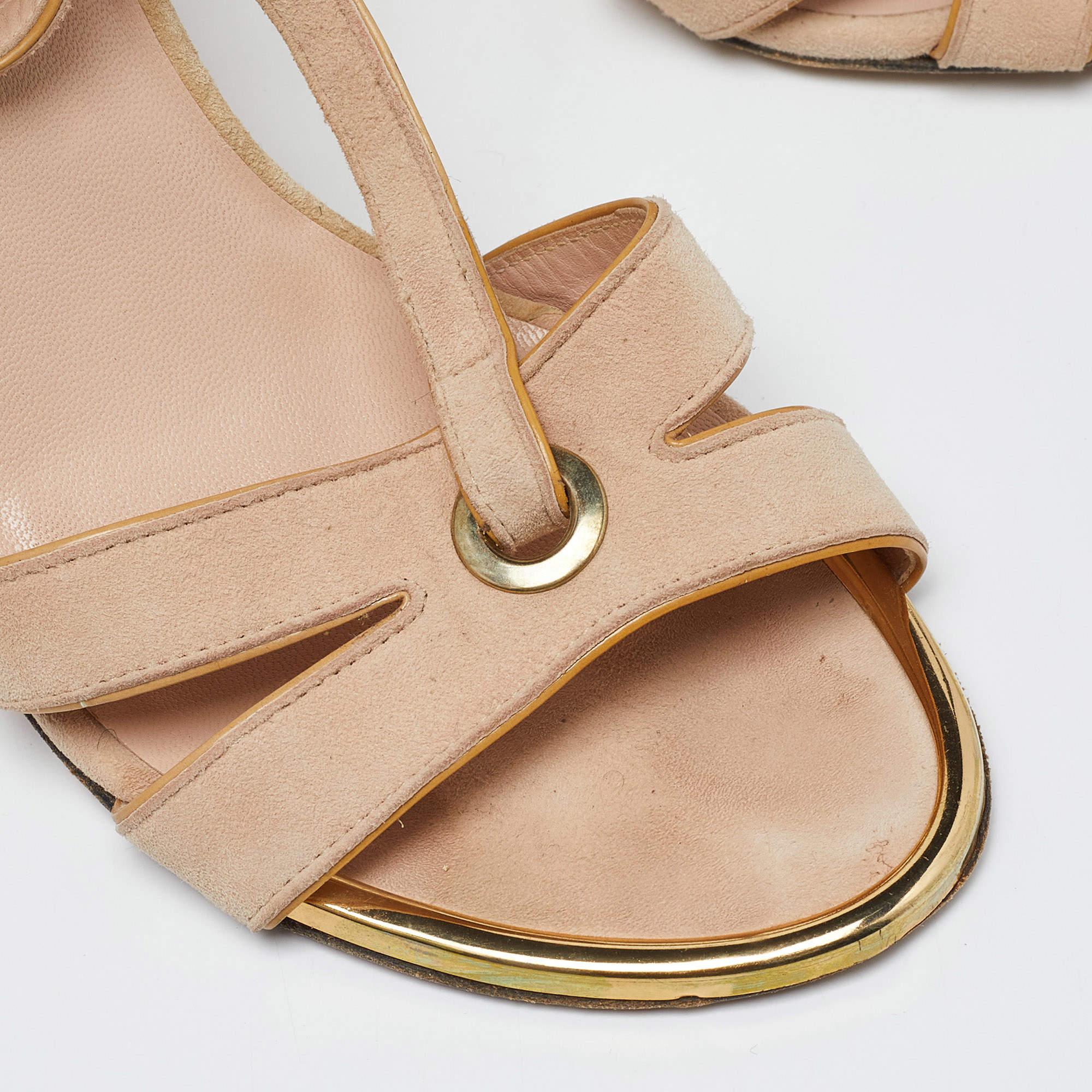 Stuart Weitzman - Sandales à bout ouvert en daim beige avec bride en T, taille 39,5 en vente 2