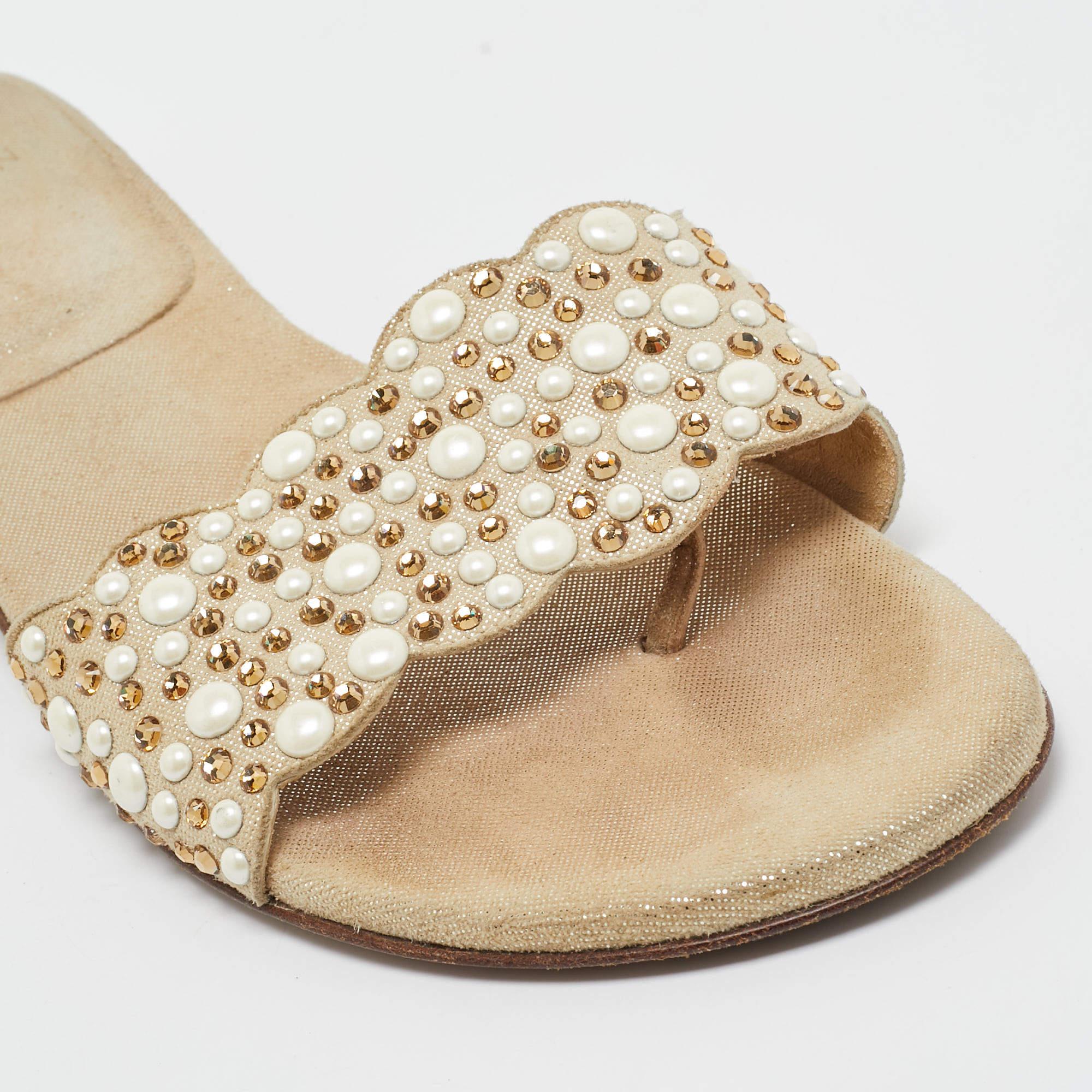 Stuart Weitzman Beige Textured Suede Studded Thong Slides Size 41 For Sale 4