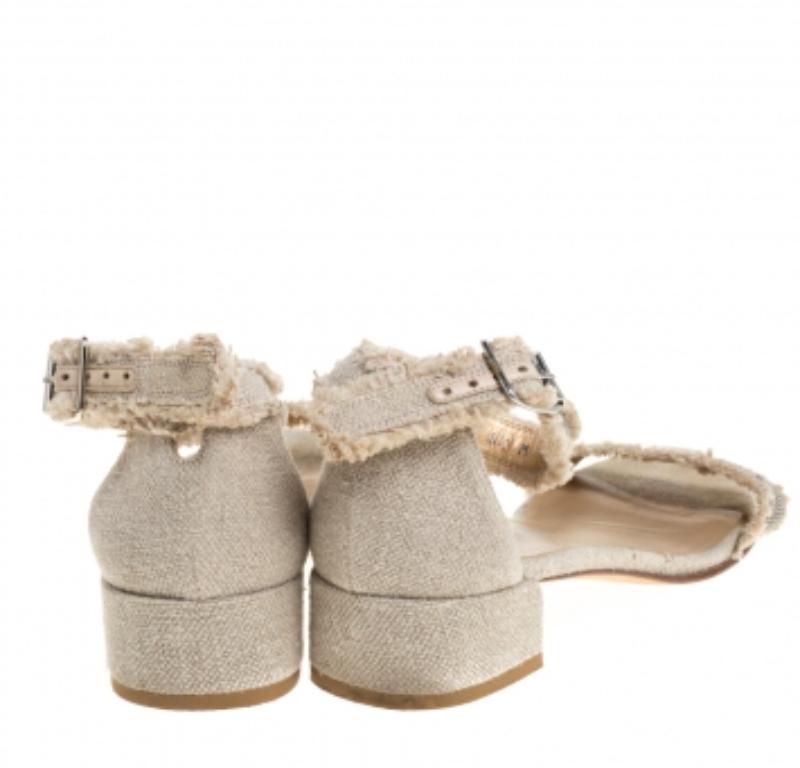 Stuart Weitzman Beige Tweed Nudistchains Sandalen Größe 39 im Angebot 1