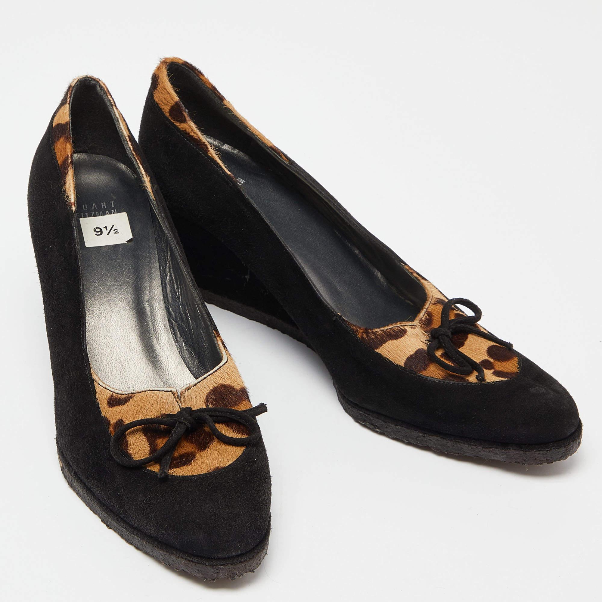 Women's Stuart Weitzman Black/Brown Suede and Calf Hair Wedge Pumps Size 40 For Sale