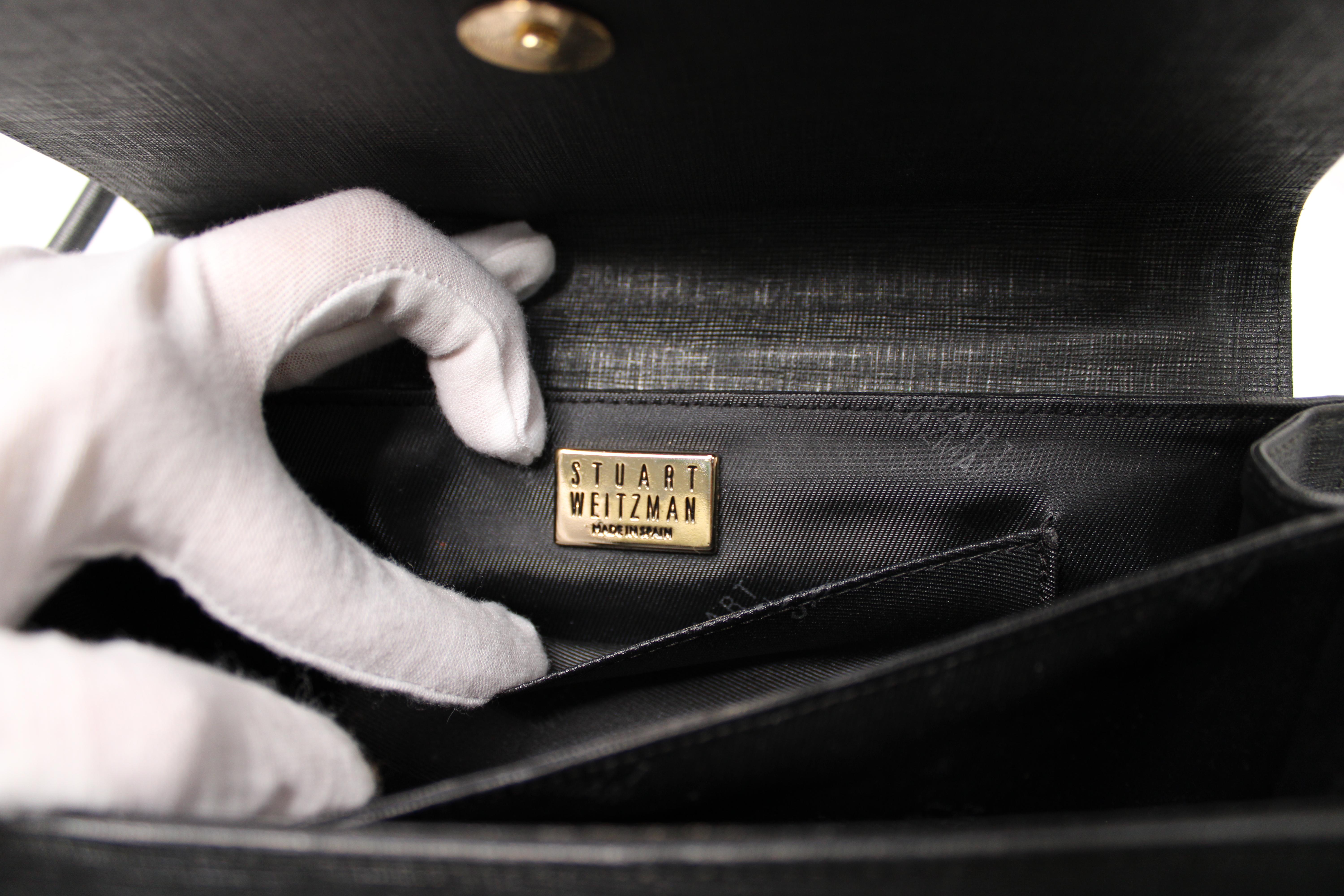 Stuart Weitzman Bolso estructurado con solapa negro circa años 90 en venta 8
