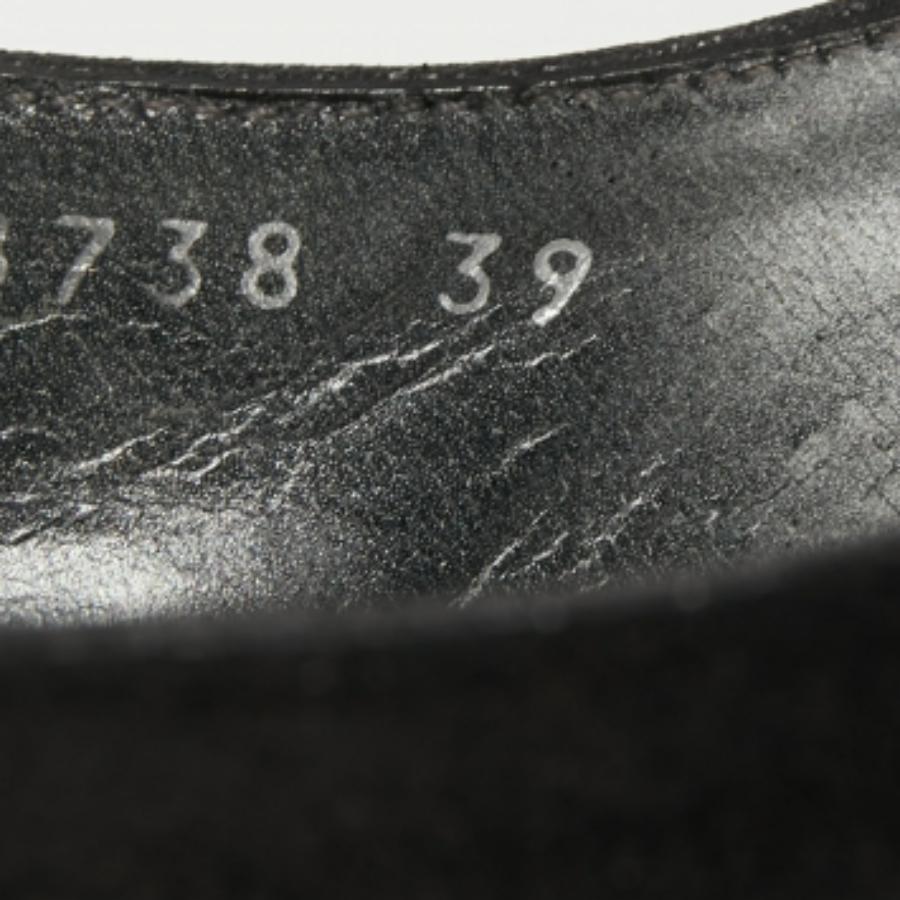 Estos zapatos Stuart Weitzman atemporales para mujer están pensados para durarte temporada tras temporada. Tienen un ajuste cómodo y un acabado de alta calidad.