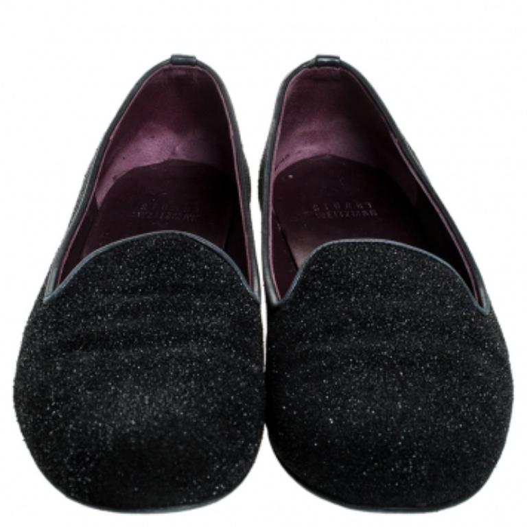 Stuart Weitzman Schwarz Glitter Leder Smoking Slippers Größe 37,5 im Zustand „Relativ gut“ im Angebot in Dubai, Al Qouz 2