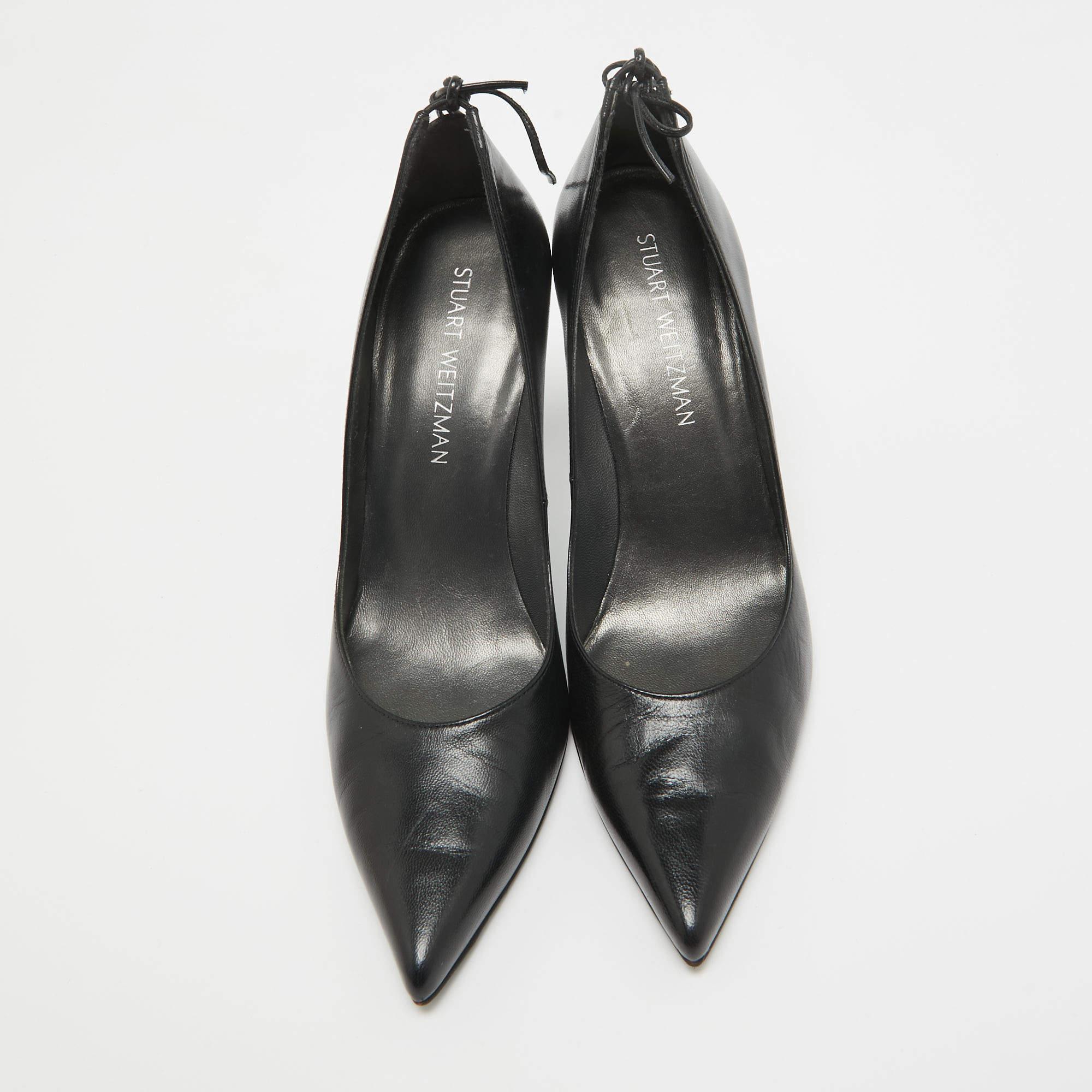 Noir Stuart Weitzman - Escarpins à bout pointu en cuir noir avec nœud - Taille 40 en vente