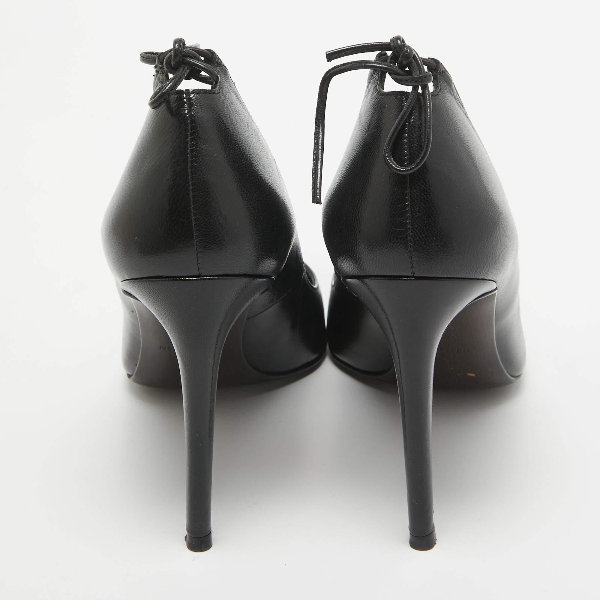Stuart Weitzman - Escarpins à bout pointu en cuir noir avec nœud - Taille 40 Pour femmes en vente