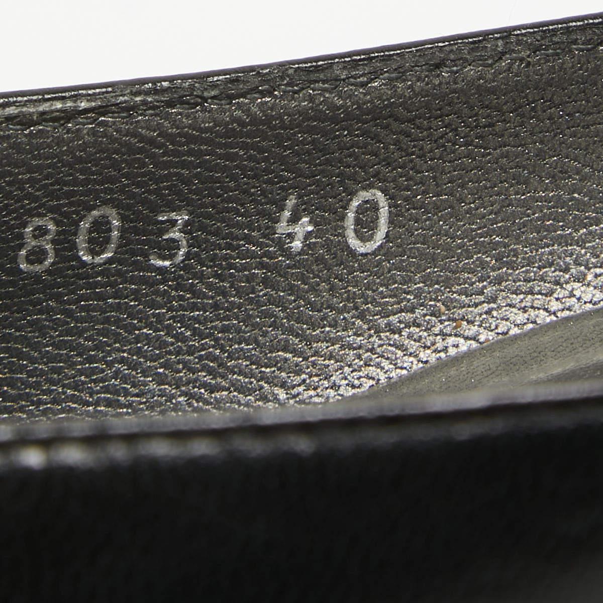Stuart Weitzman - Escarpins à bout pointu en cuir noir avec nœud - Taille 40 en vente 3
