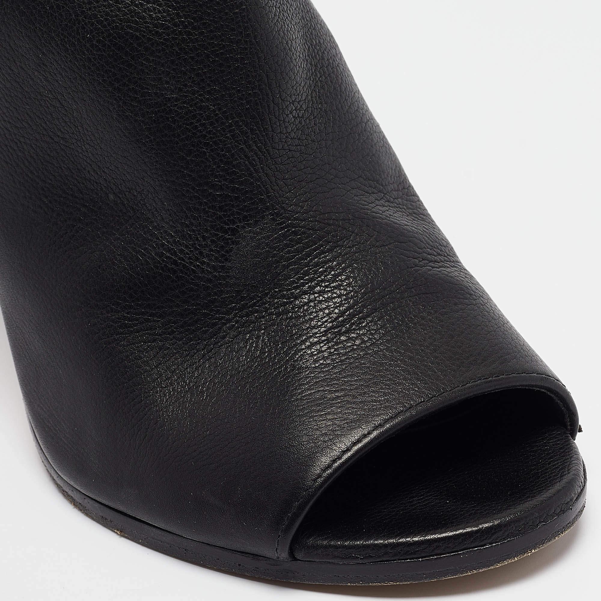 Stuart Weitzman Botines elásticos recortados de piel negra Talla 39 en venta 2
