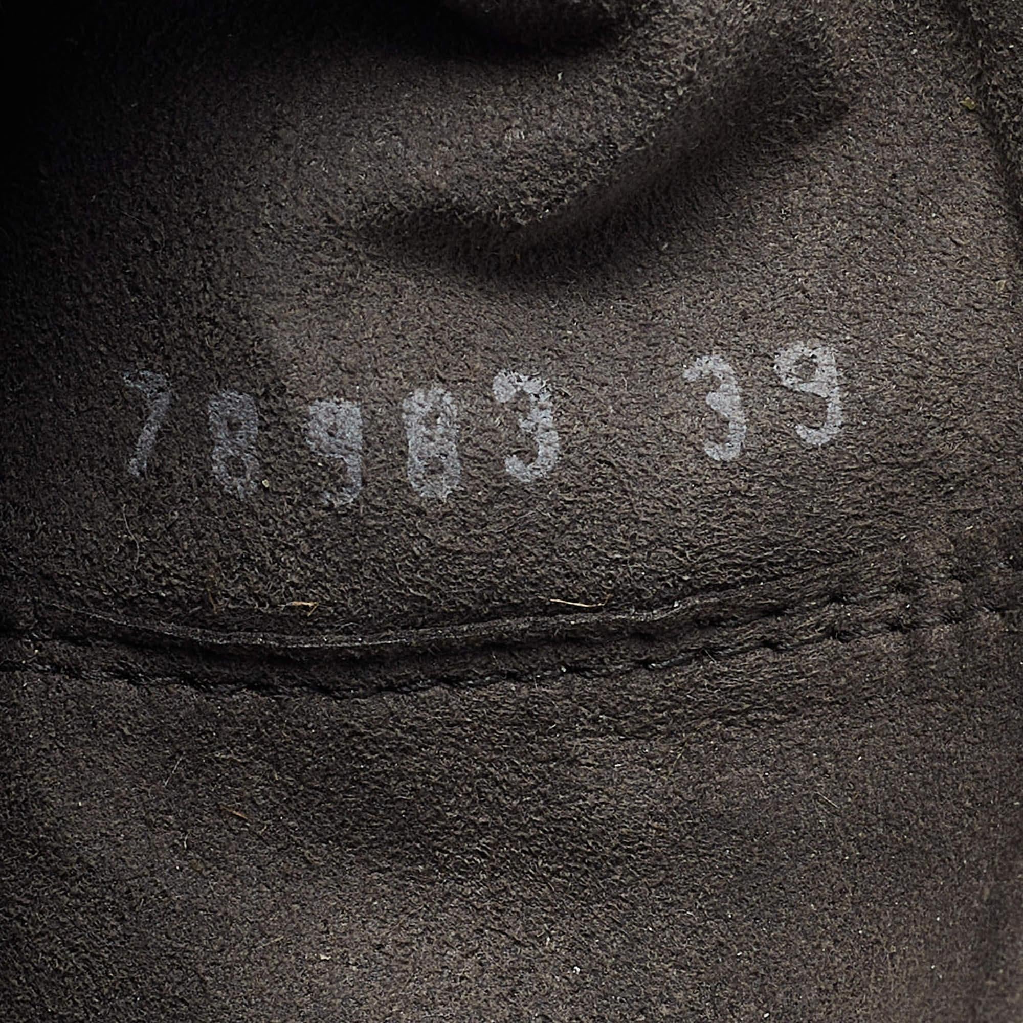 Stuart Weitzman Botines elásticos recortados de piel negra Talla 39 en venta 3