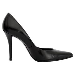 Stuart Weitzman Black Leather Decollete Heel Shoes