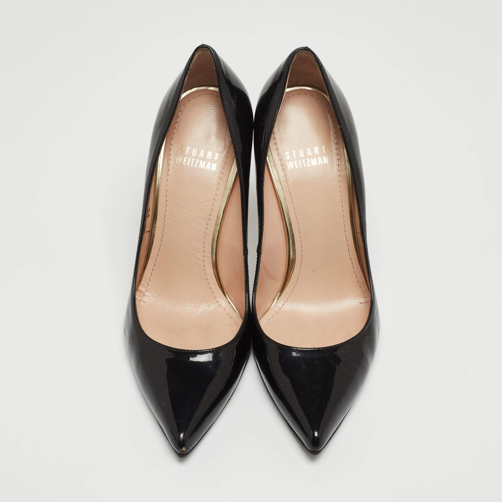 Noir Stuart Weitzman - Escarpins à bout pointu en cuir verni noir Taille 36,5 en vente