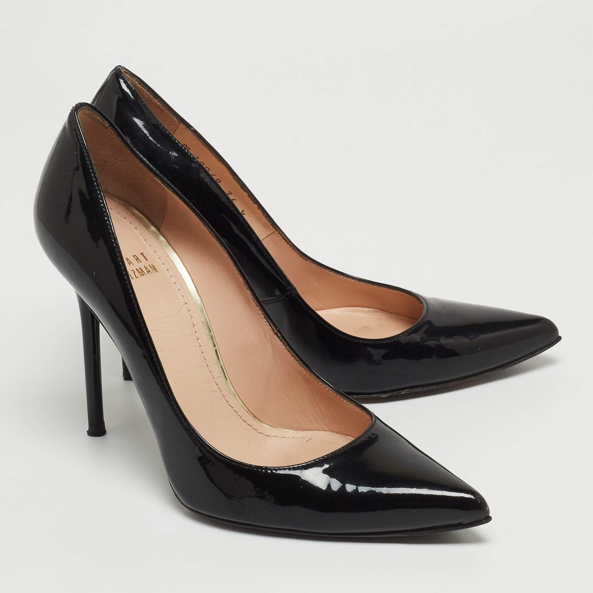 Stuart Weitzman - Escarpins à bout pointu en cuir verni noir Taille 36,5 Bon état - En vente à Dubai, Al Qouz 2