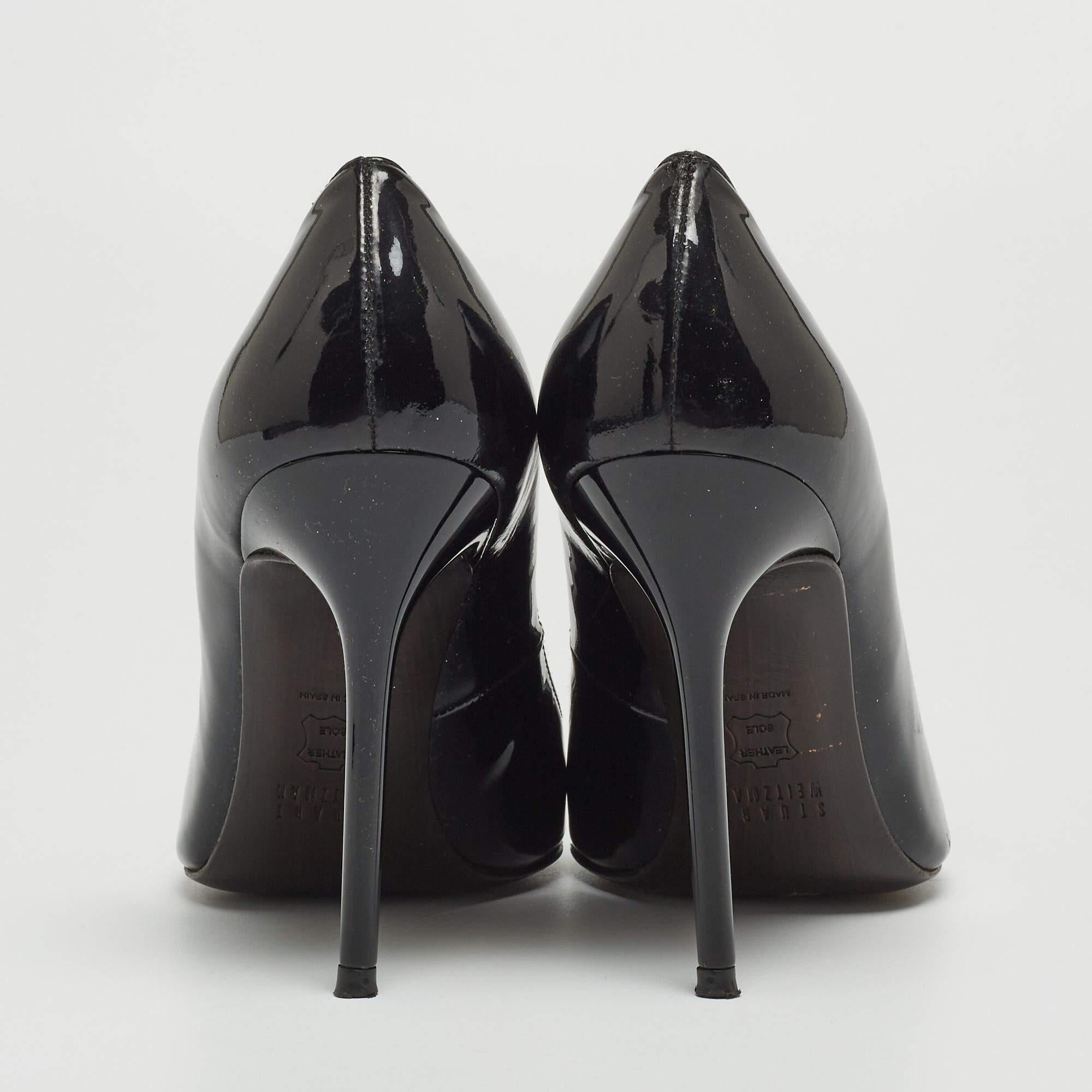 Stuart Weitzman - Escarpins à bout pointu en cuir verni noir Taille 36,5 Pour femmes en vente