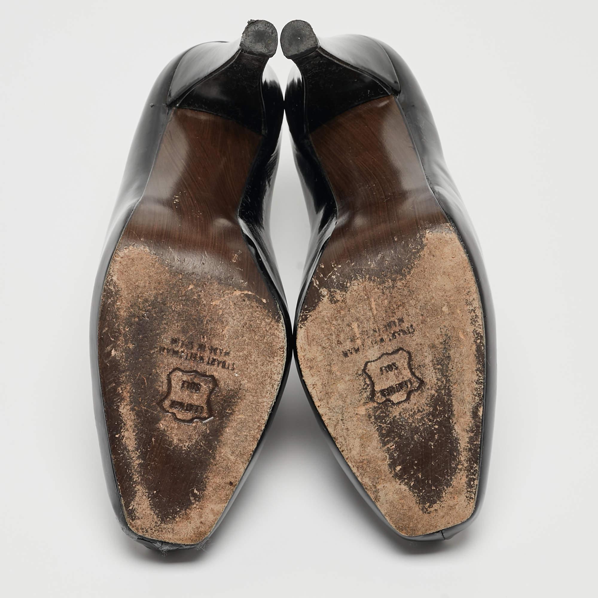 Stuart Weitzman Mocassins en cuir verni noir Taille 39 en vente 1