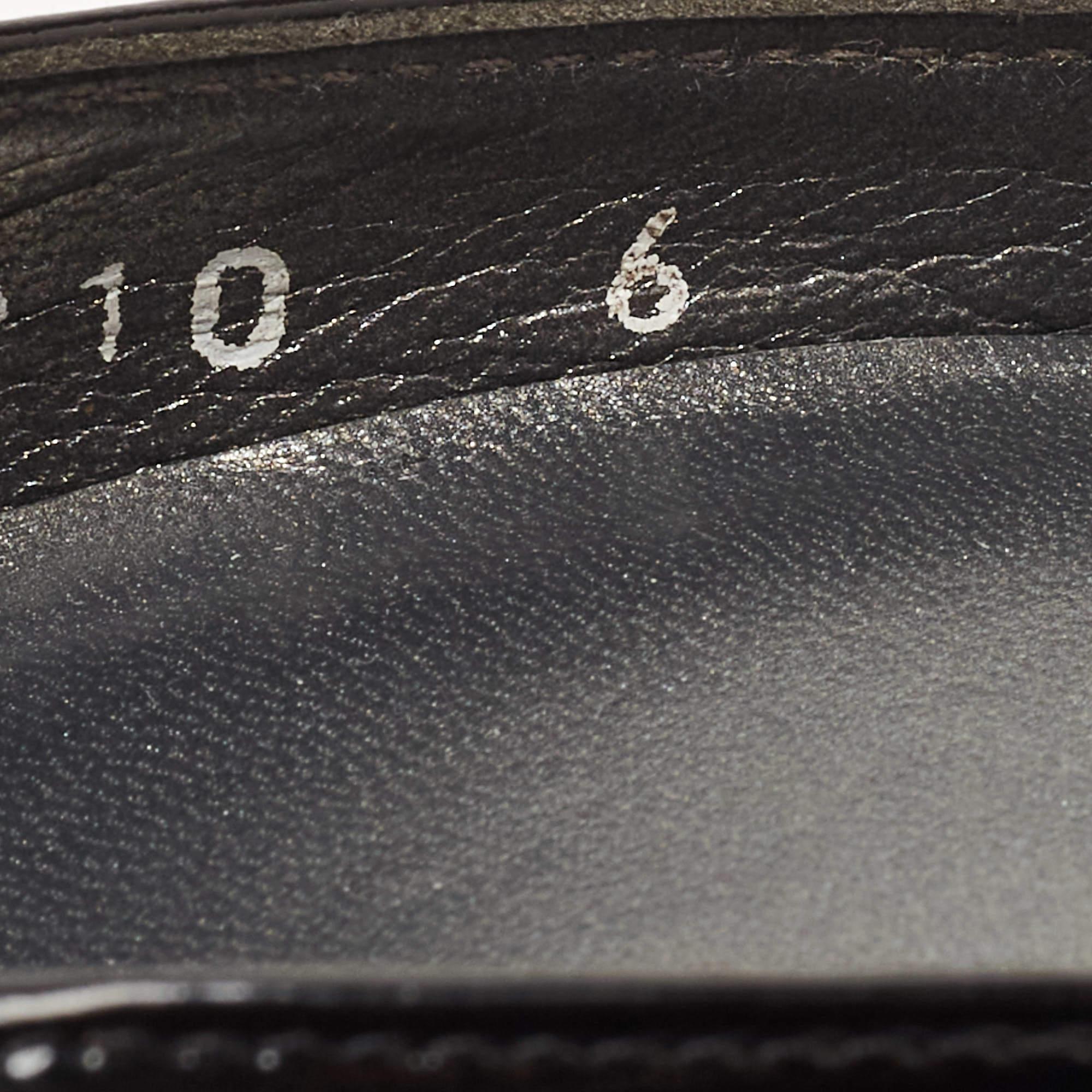 Stuart Weitzman Bombas Slip On de charol negro talla 36.5 en venta 3