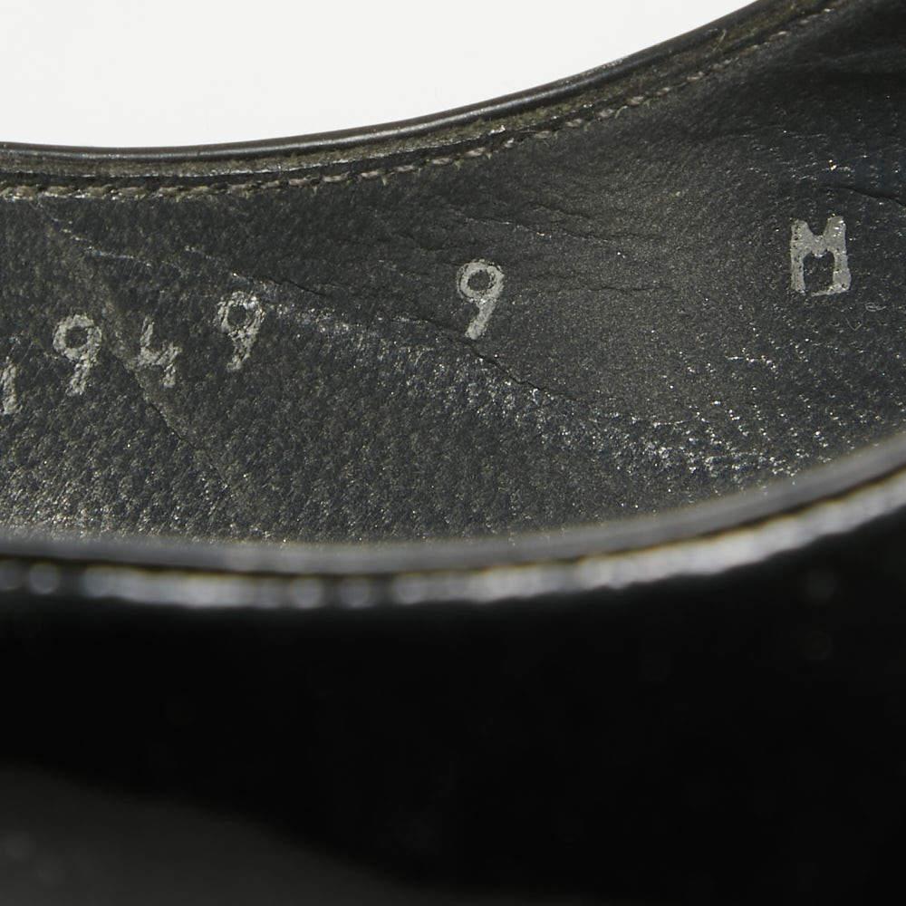 Stuart Weitzman - Escarpins à bouts ronds avec plateforme vernie noire - Taille 39,5 en vente 3