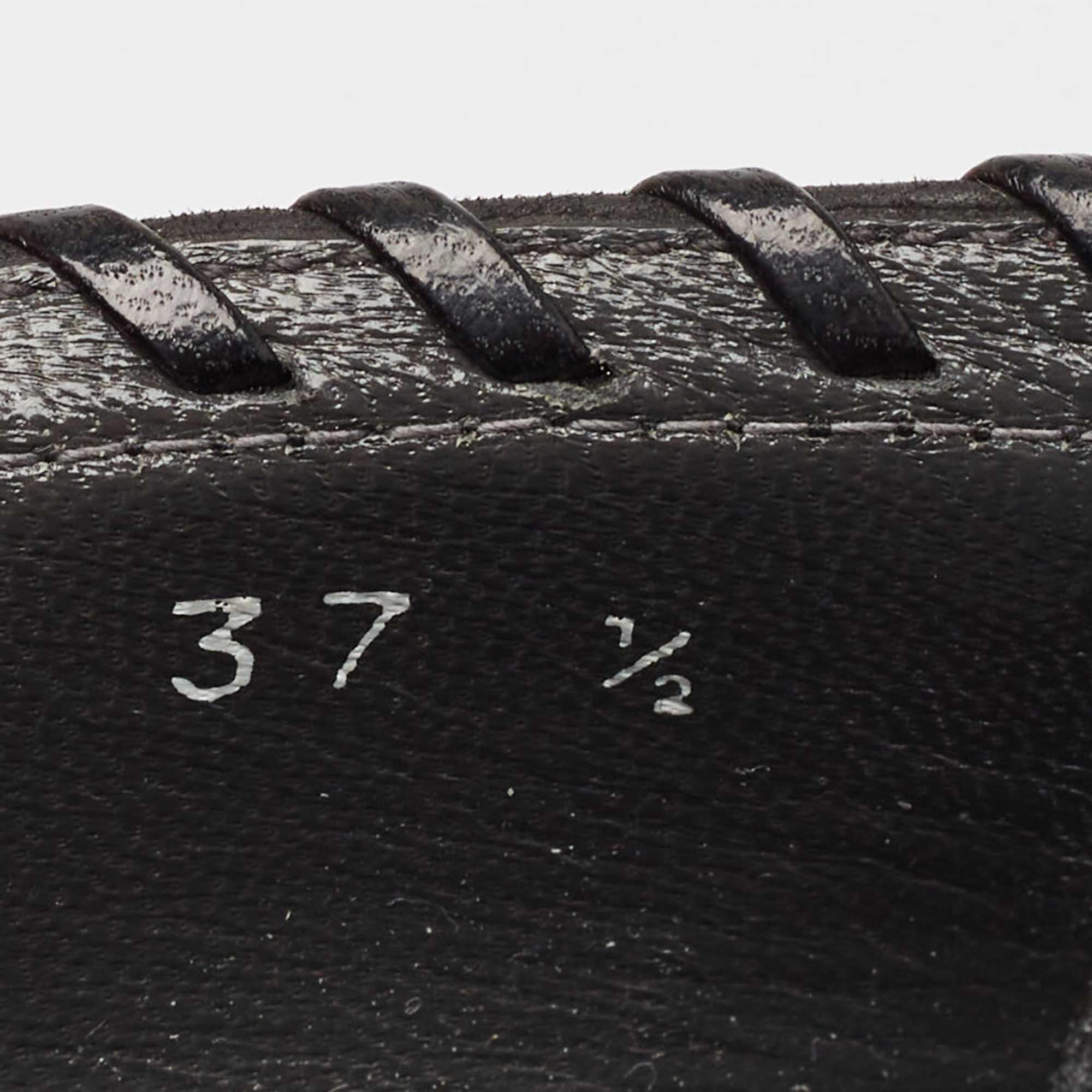 Stuart Weitzman - Escarpins en daim noir à talon bloc - Taille 37.5 en vente 2