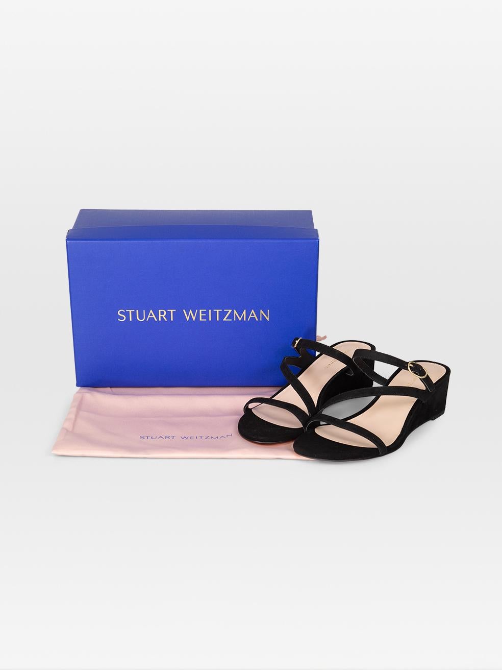 Stuart Weitzman Sandales à boucle en daim noir Taille US 8 en vente 3