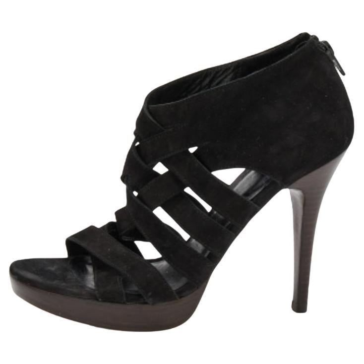 Stuart Weitzman Sandales en daim noir à lanières croisées Taille 38.5
