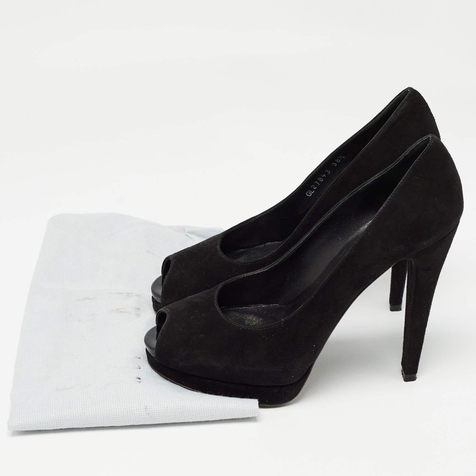 Stuart Weitzman Escarpins Peep Toe en daim noir Taille 38.5 en vente 4