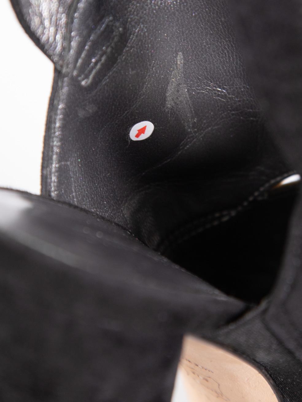 Stuart Weitzman talons à lanières en daim noir Taille US 7.5 en vente 2