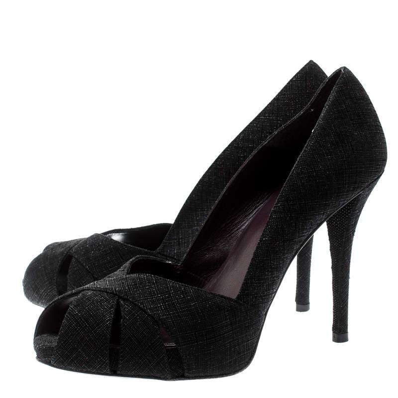 Stuart Weitzman Black Textured Fabric Criss Cross Open Toe Platform Pumps Size 3 For Sale 1