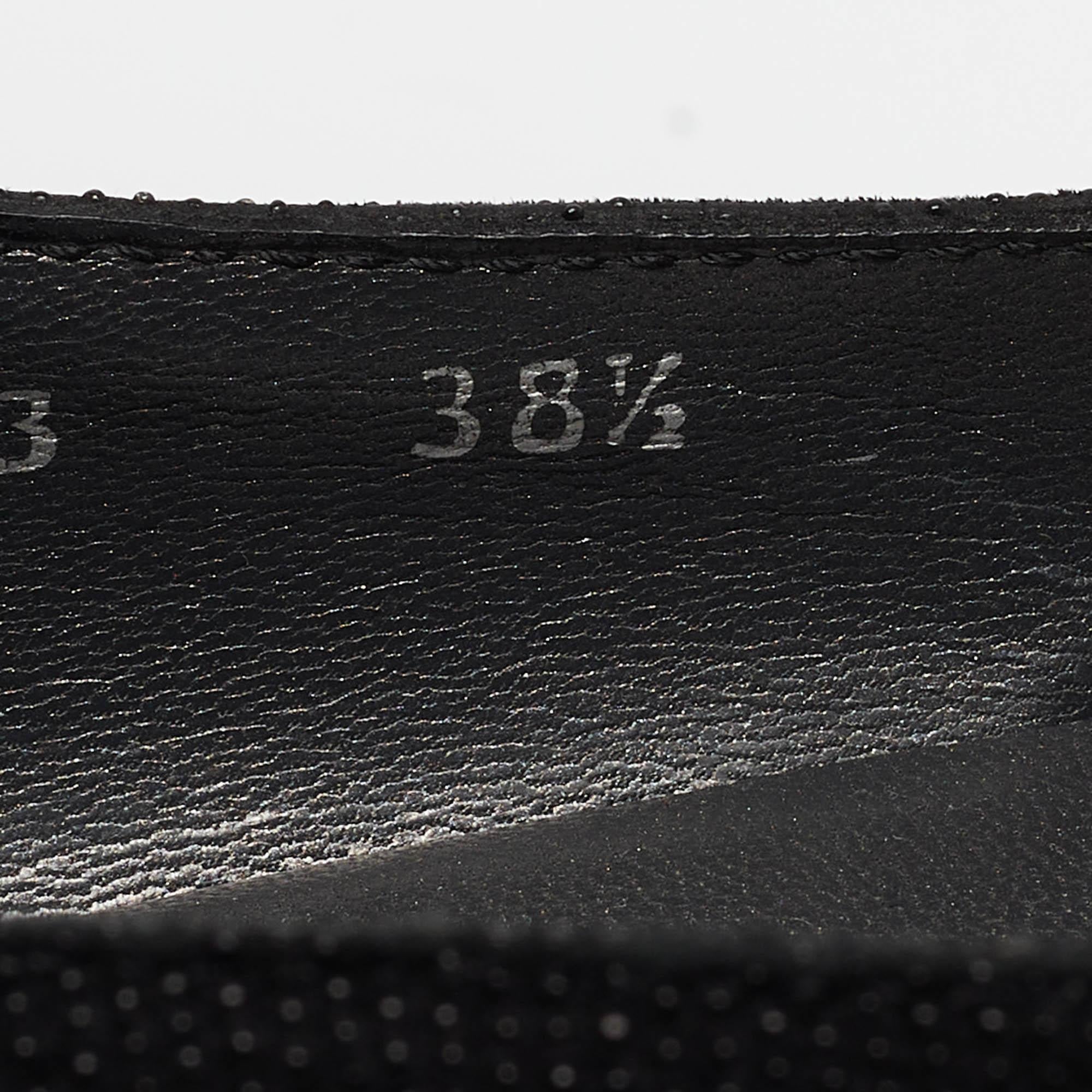 Stuart Weitzman - Escarpins à bout pointu en daim texturé noir - Taille 38,5 en vente 3