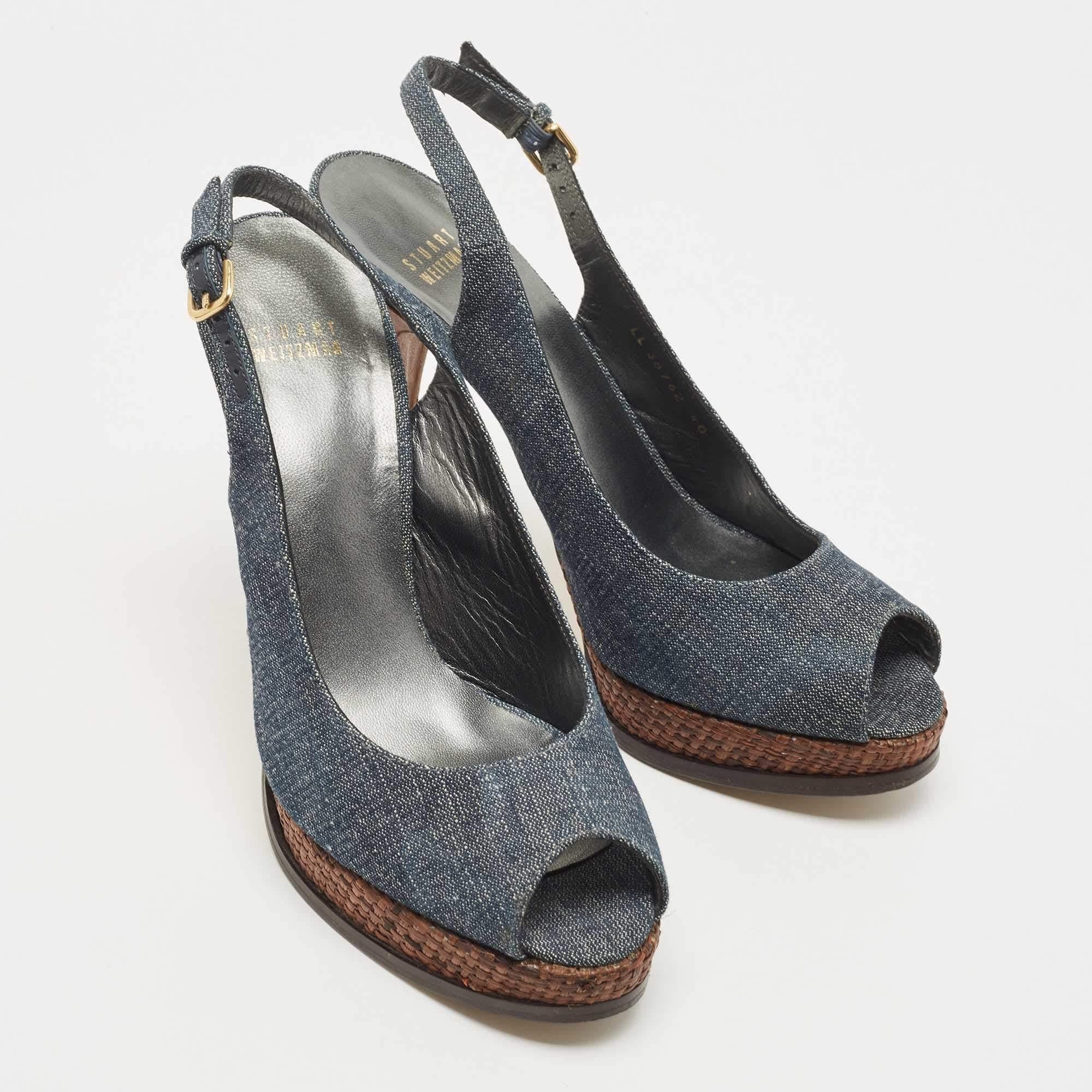 Stuart Weitzman Sandalias vaqueras azules con plataforma Slingback talla 40 en Bueno estado para la venta en Dubai, Al Qouz 2