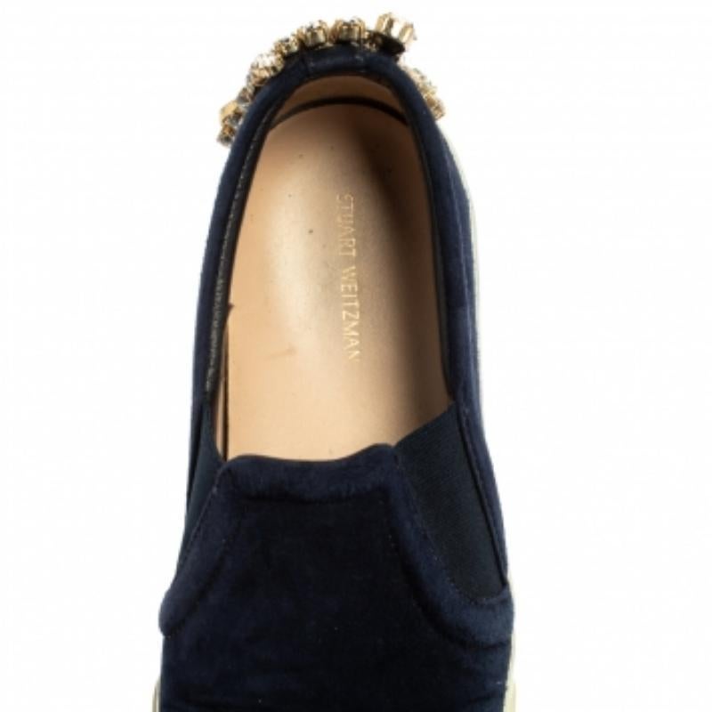 Stuart Weitzman Blue Suede Crystal Slip on Sneakers Size 38 In Fair Condition For Sale In Dubai, Al Qouz 2