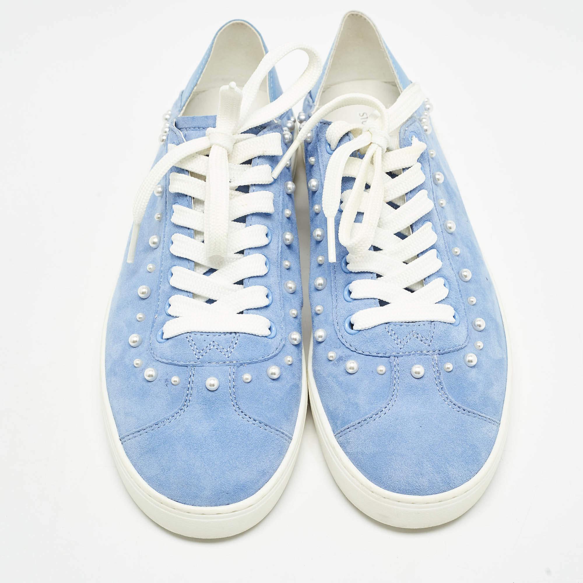 Bleu Baskets Stuart Weitzman en daim bleu ornées de poires et à lacets, taille 39,5 en vente