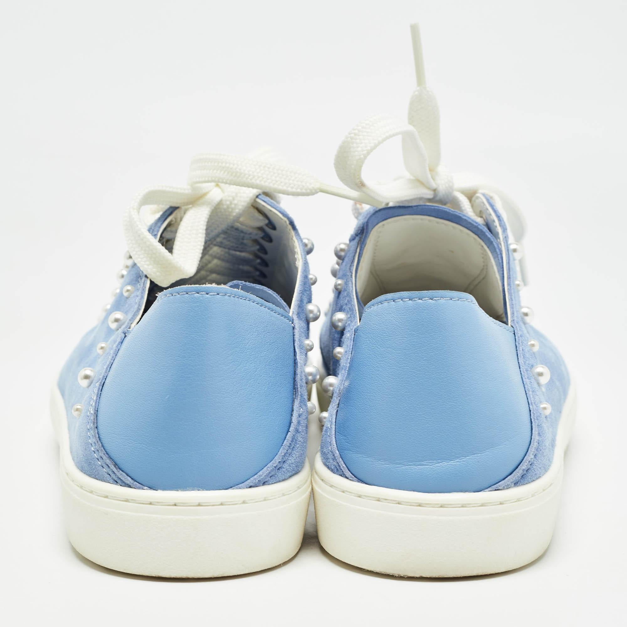 Baskets Stuart Weitzman en daim bleu ornées de poires et à lacets, taille 39,5 Pour femmes en vente