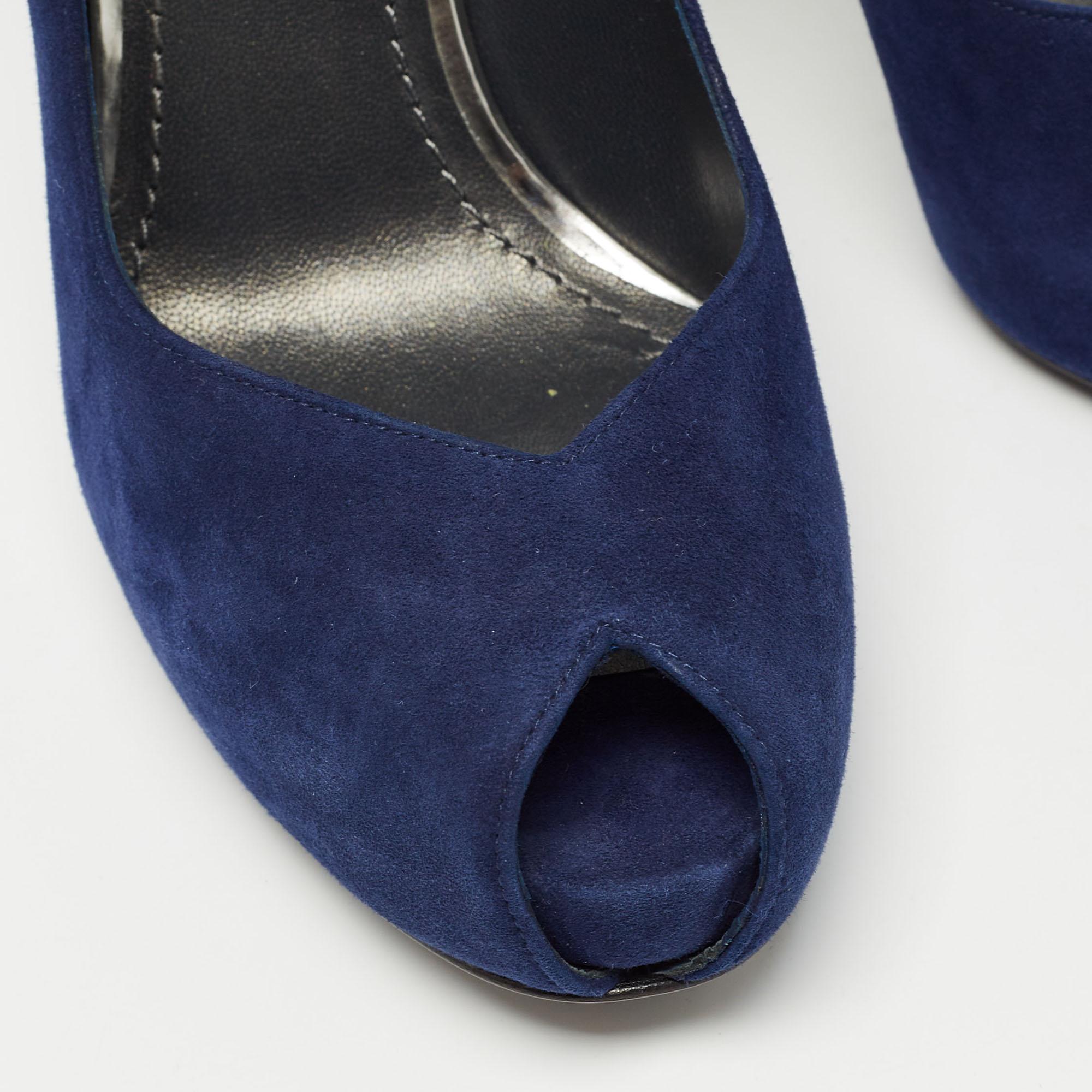 Stuart Weitzman escarpins à bout ouvert en daim bleu taille 38,5 en vente 2