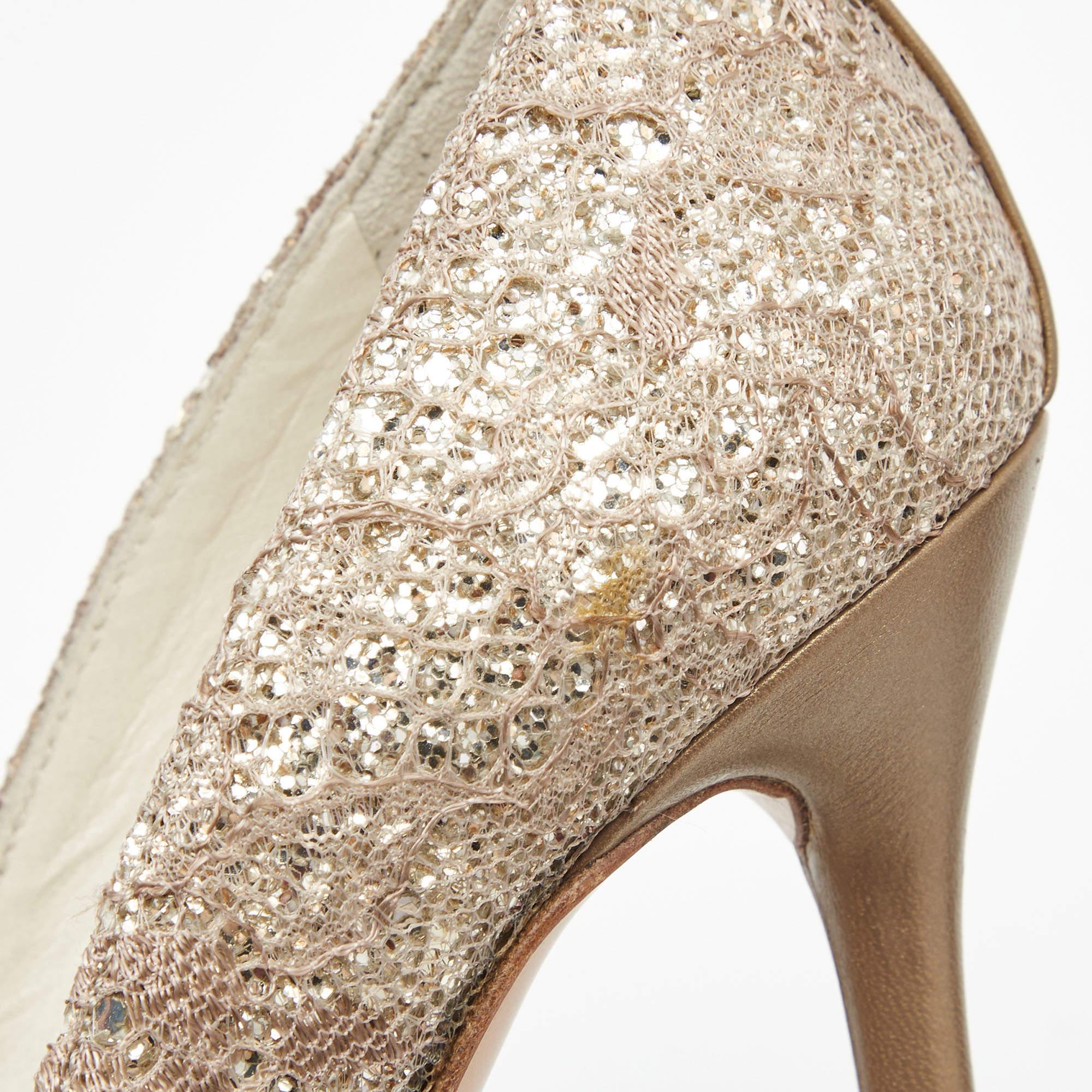 Stuart Weitzman  Escarpins à bout pointu en cuir et paillettes bronze/brun Taille 35 en vente 2