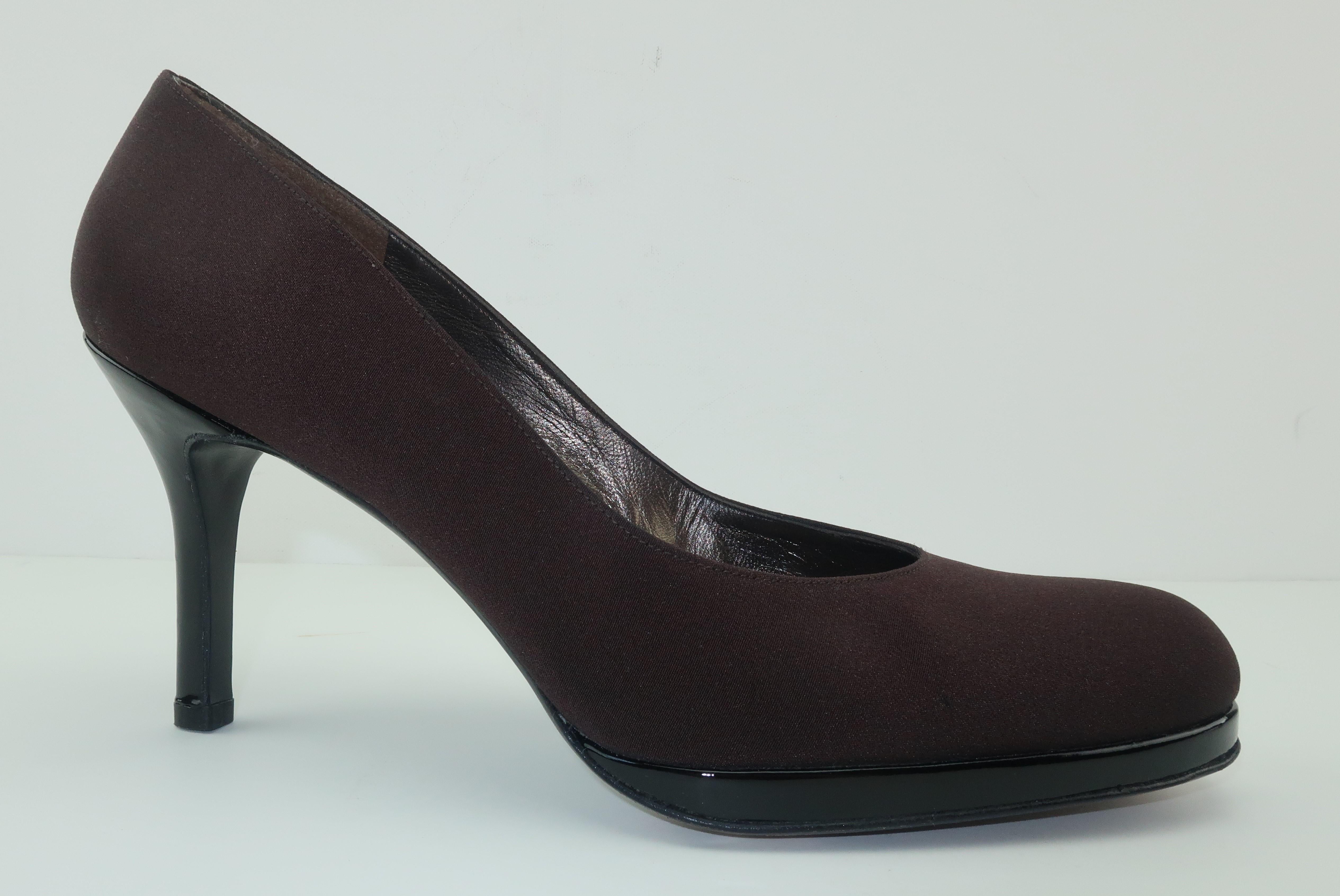 Stuart Weitzman Brown Silk & Black Patent Leather Platform Shoes Sz 8 1/2 In Good Condition In Atlanta, GA