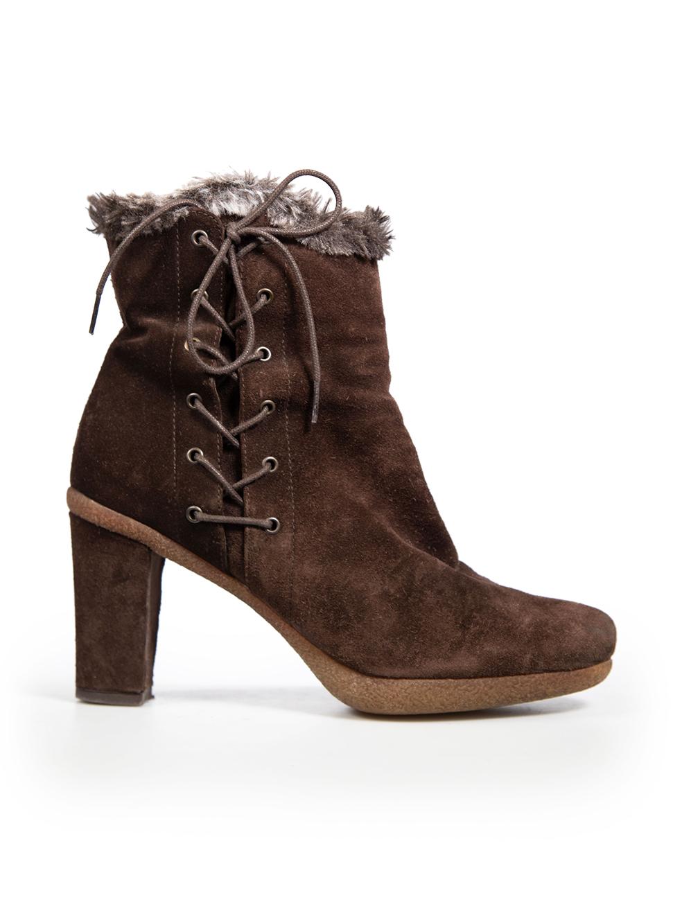 CONDITION is Good. Minor wear to the boots is evident, there is discolouration on the front toe box, the rear and the back ankle area on the left boot. There are scratches on the heels and overall pilling to the suede on this used Stuart Weitzman