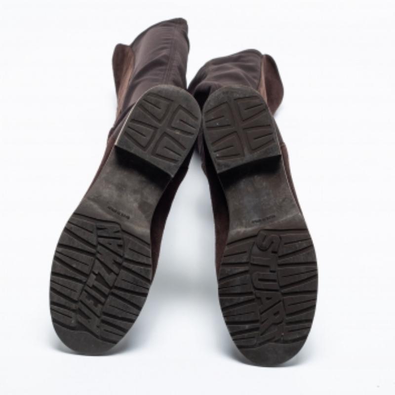 Stuart Weitzman Brown Knee Length Boots en daim Taille 34.5 en vente 3