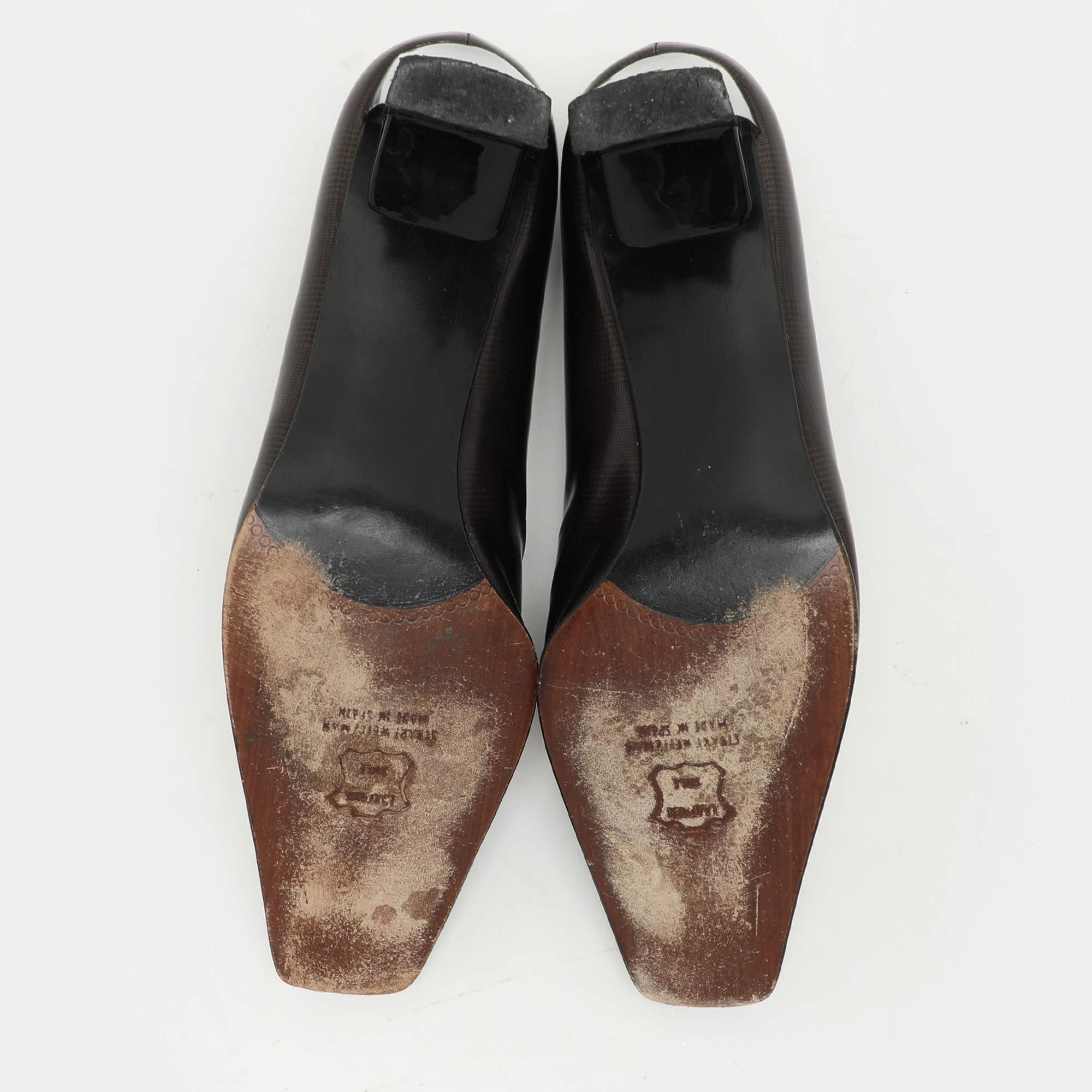 Stuart Weitzman Brown Textured Print Leather Pumps Size 39.5 For Sale 1