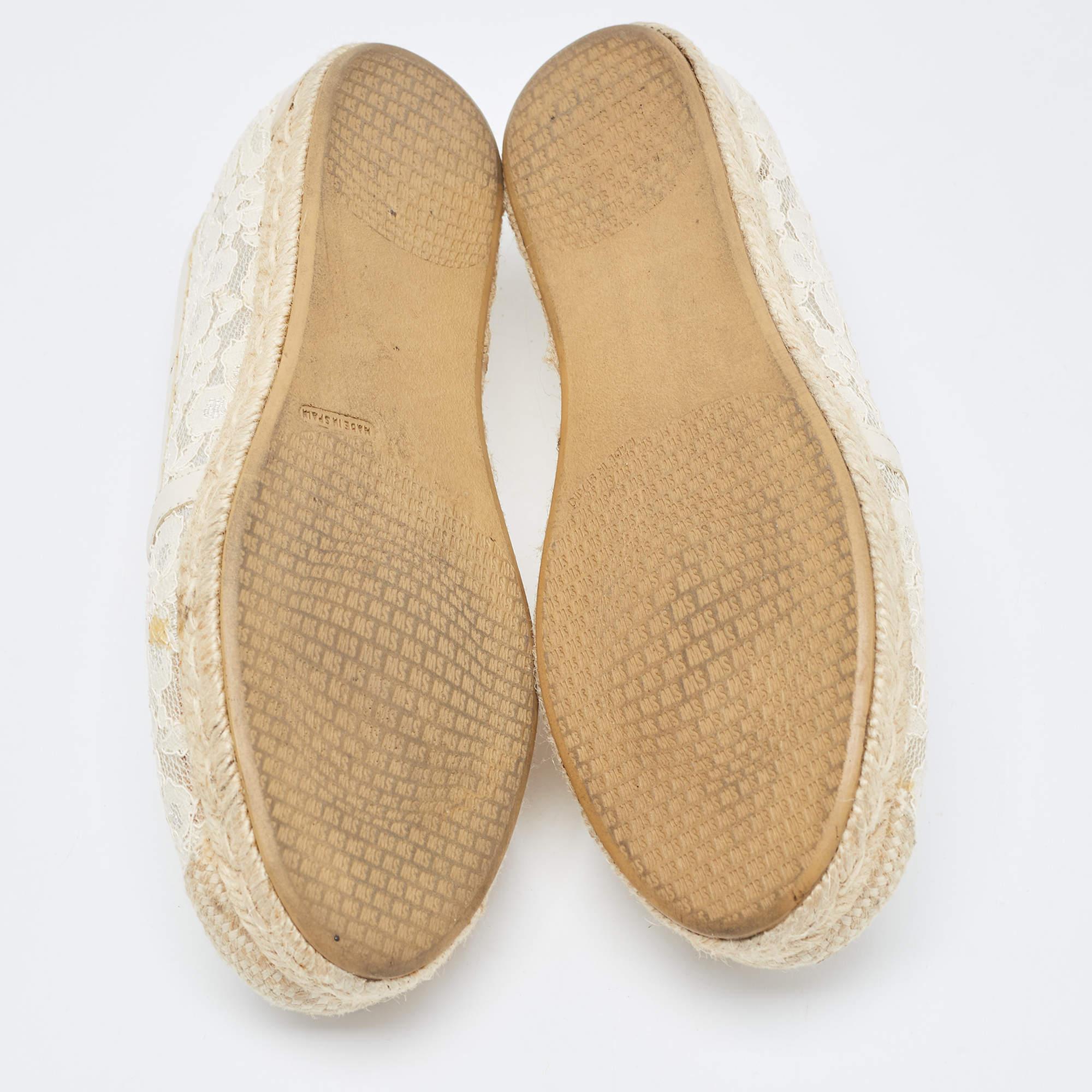 Stuart Weitzman Alpargatas de encaje y malla color crema Talla 35 en venta 1
