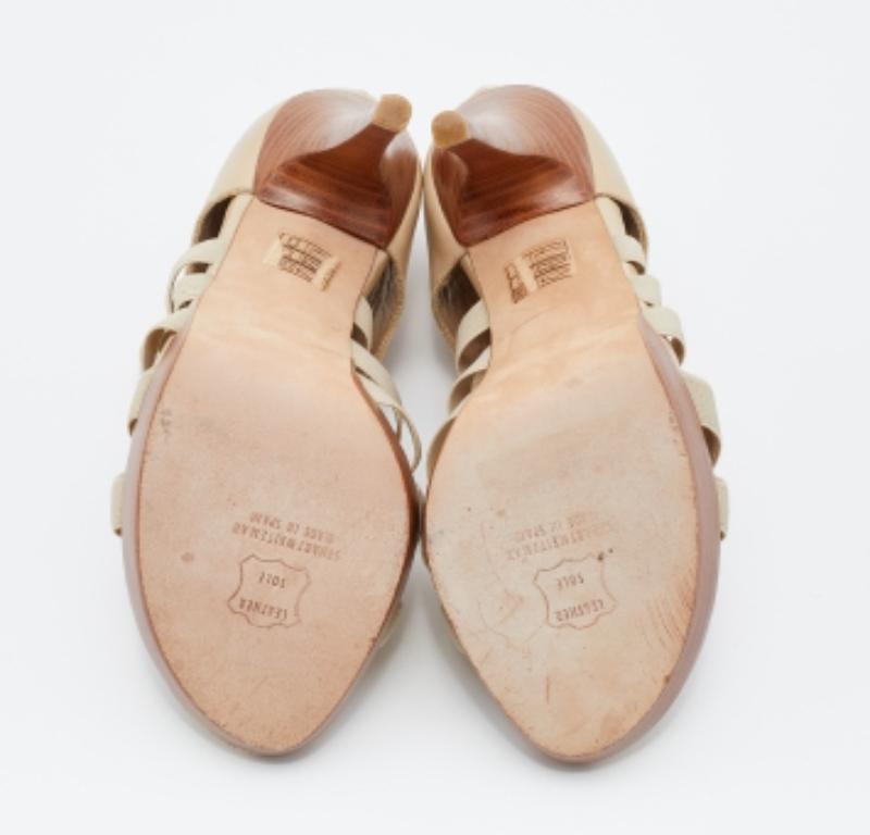 Stuart Weitzman - Sandales à lanières croisées en cuir crème et tissu élastique, taille 38,5 en vente 2