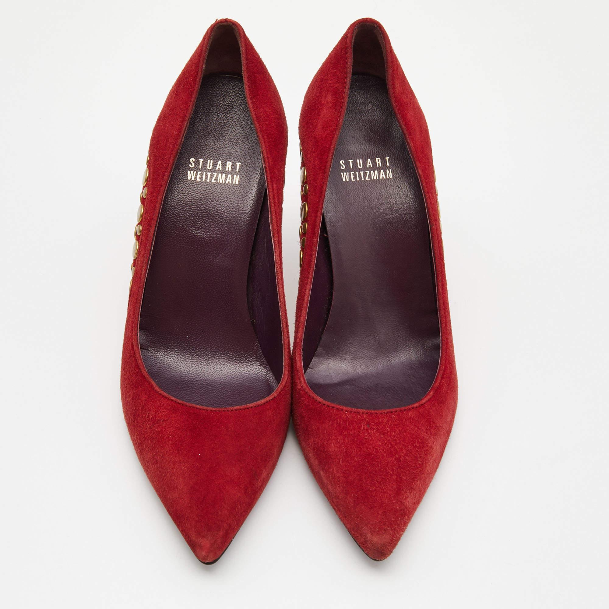 Rouge Stuart Weitzman escarpins cloutés rouge foncé taille 37 en vente