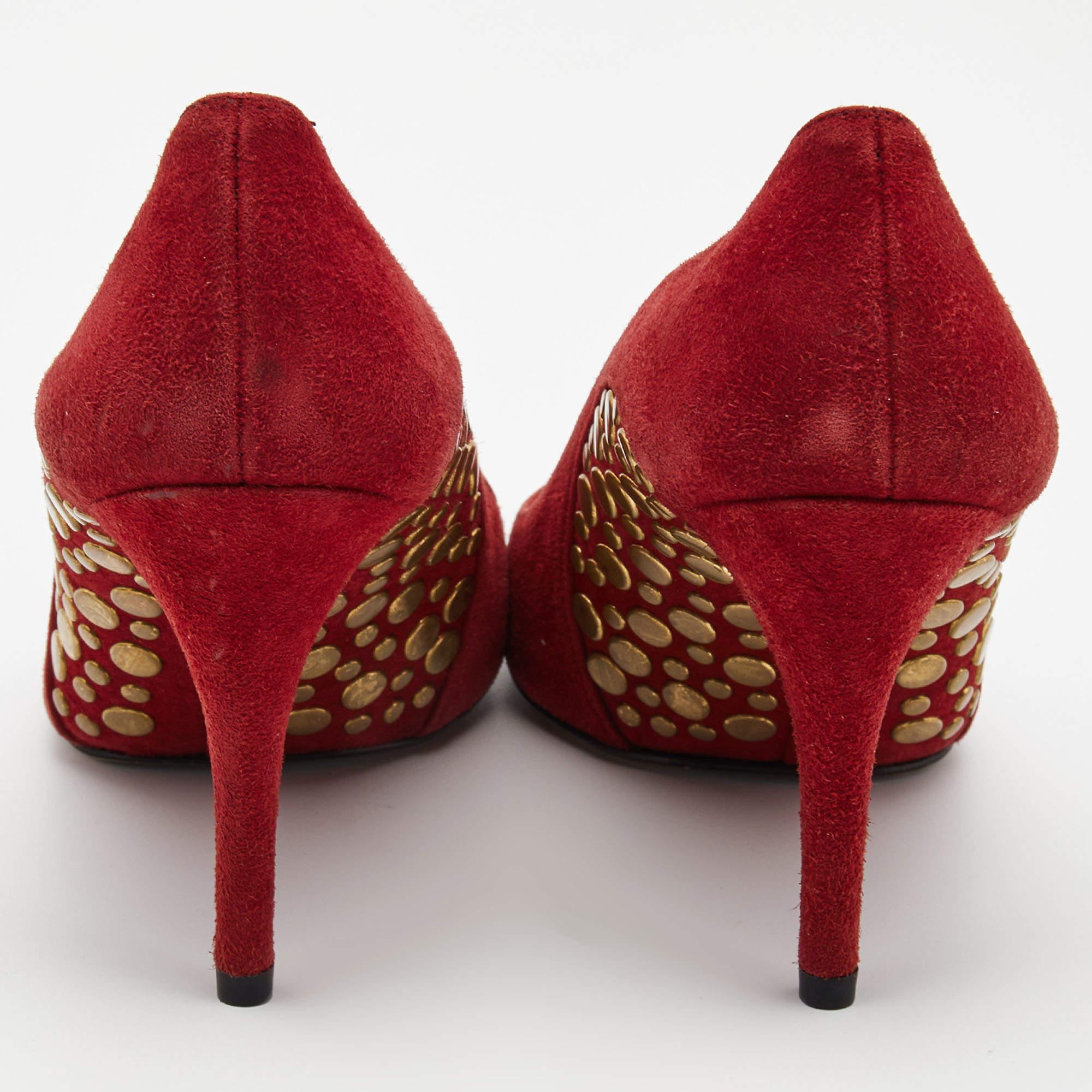 Stuart Weitzman escarpins cloutés rouge foncé taille 37 Pour femmes en vente